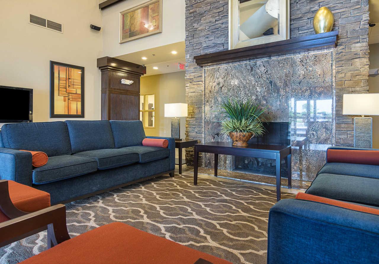Vista Lobby Comfort Inn Crystal Bridges Bentonville