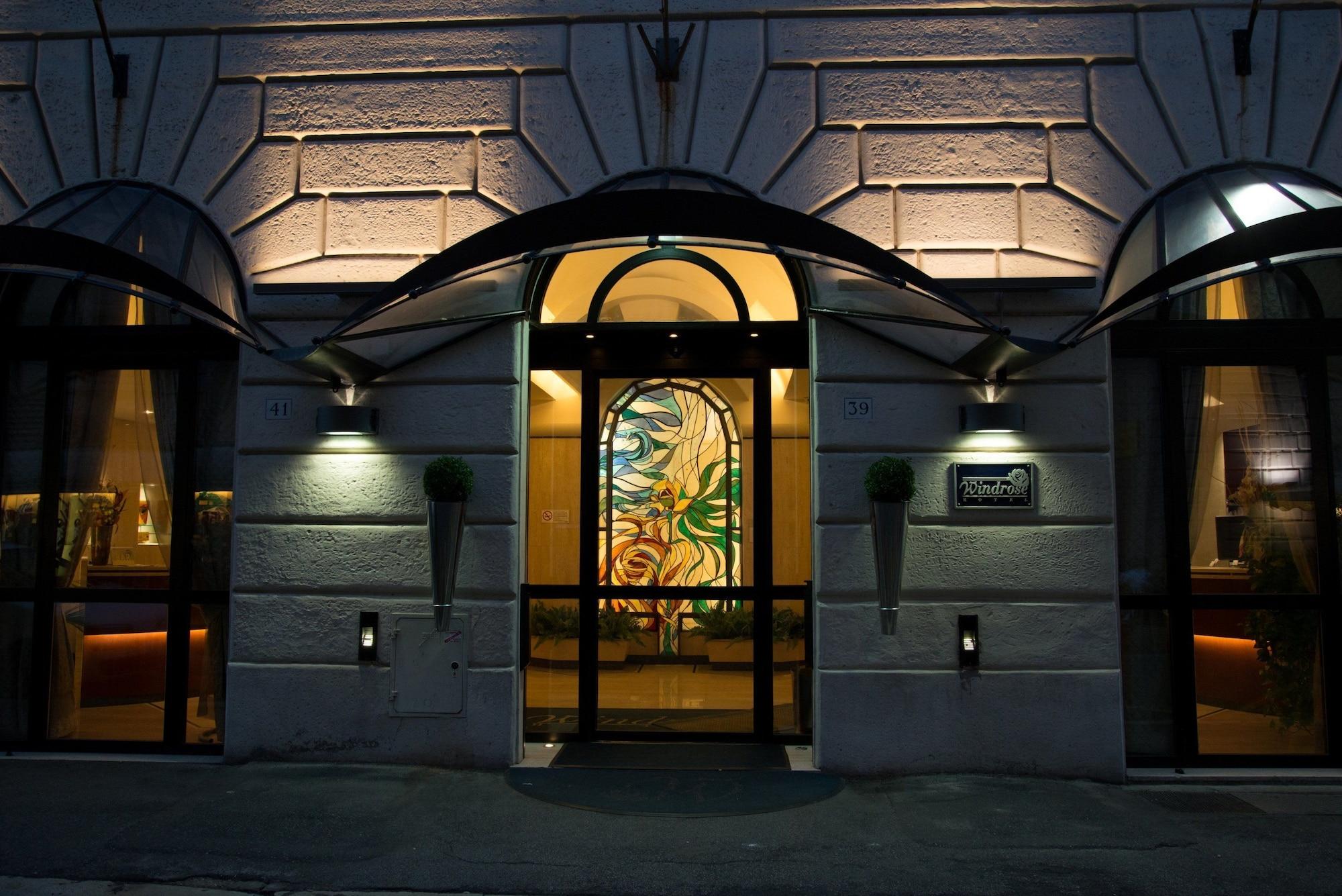 Vista Exterior Hotel Windrose