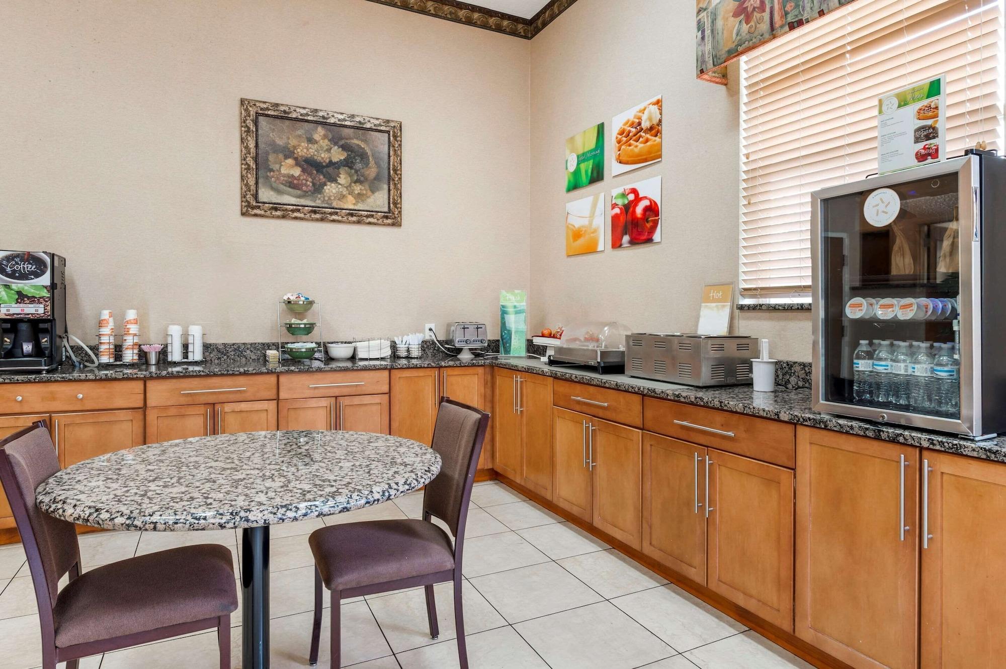 Restaurant Quality Inn & Suites