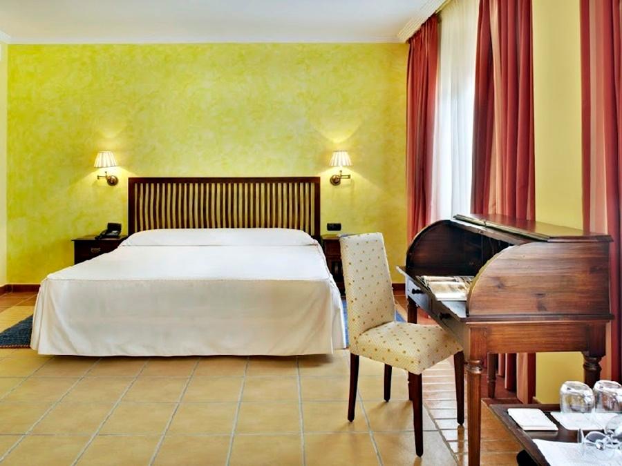 Vista Exterior Hotel Mafalda de Castill