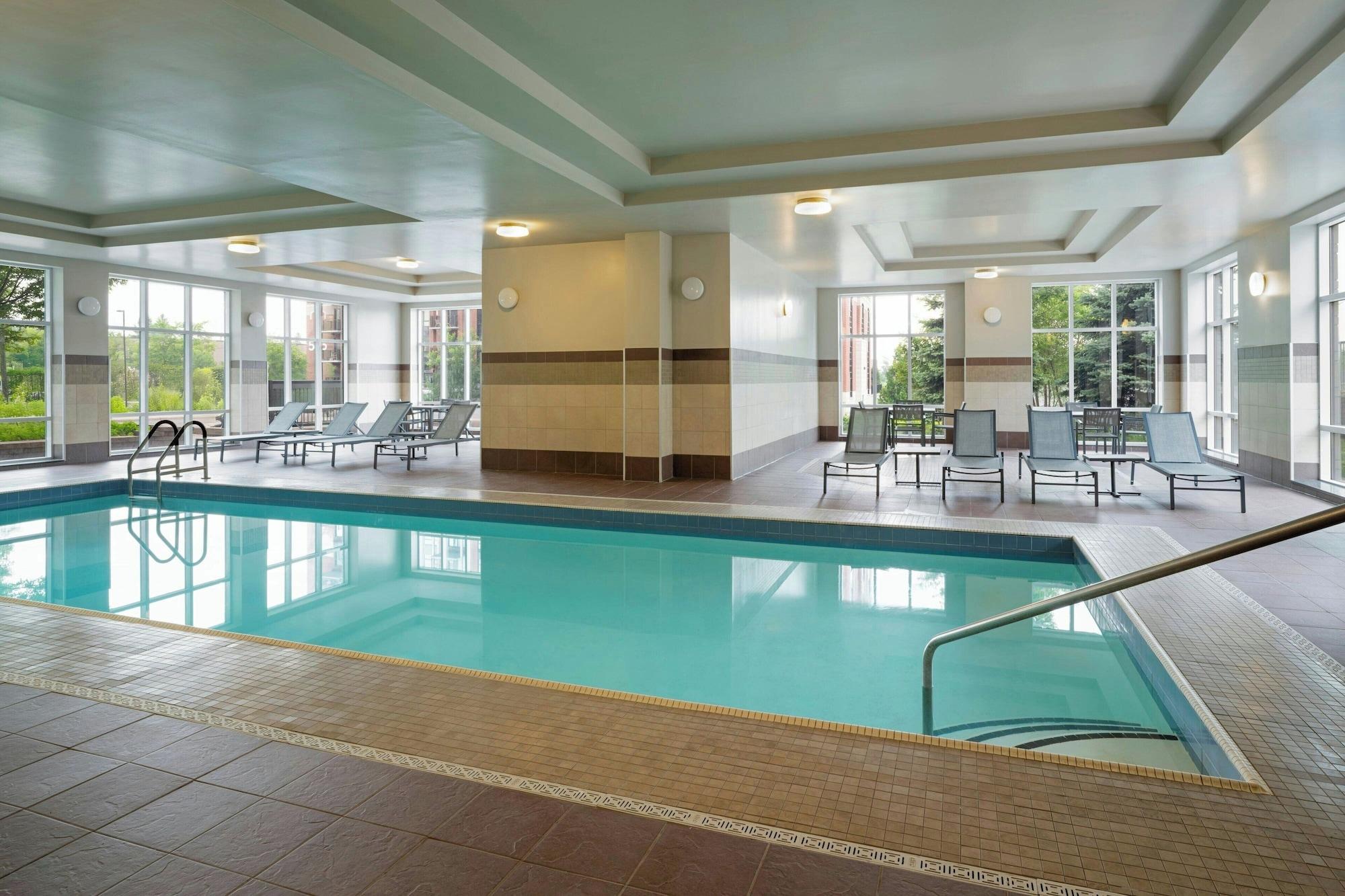 Vista Piscina Residence Inn by Marriott Ottawa Airport