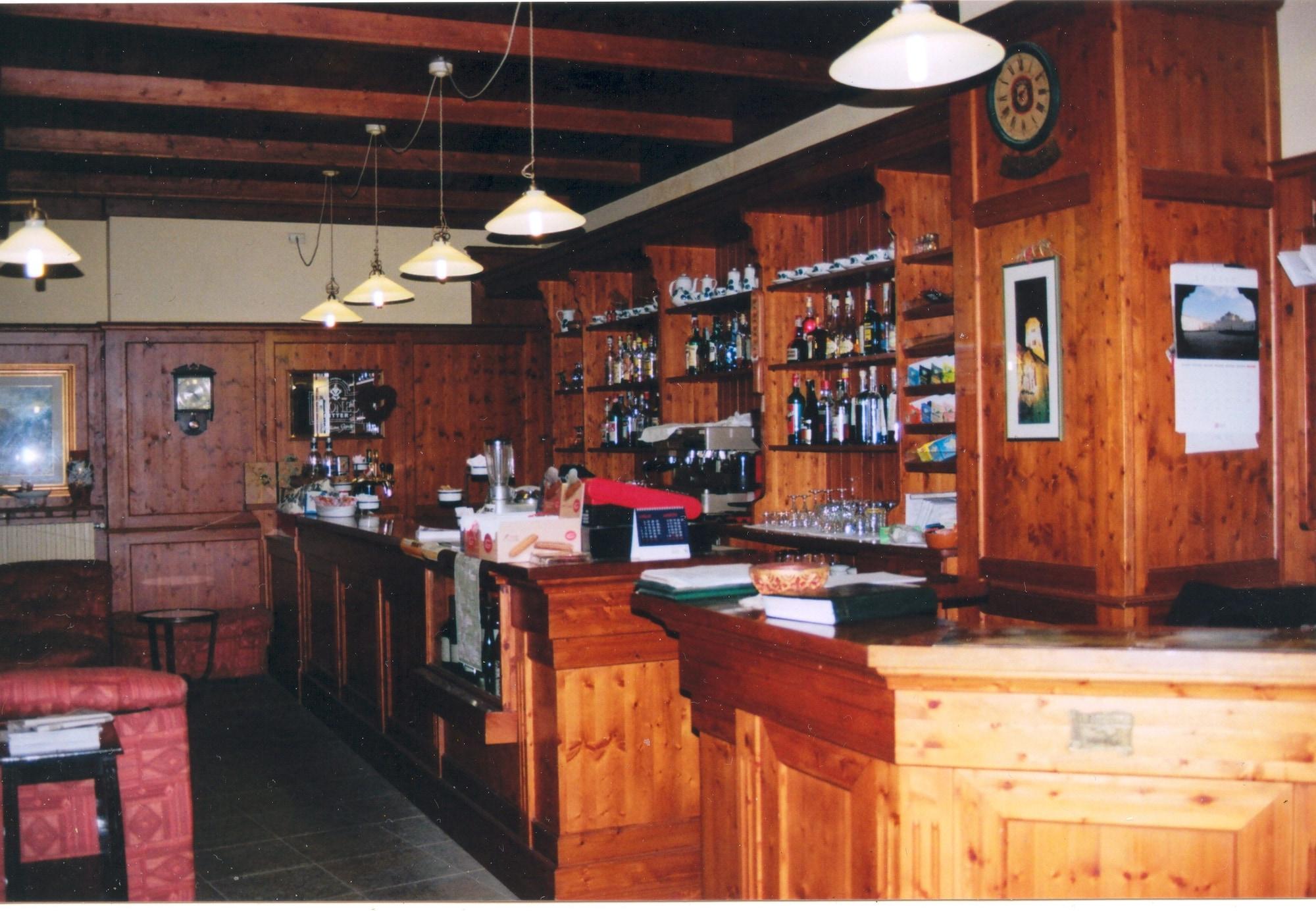 Bar/Salón Hotel Londra