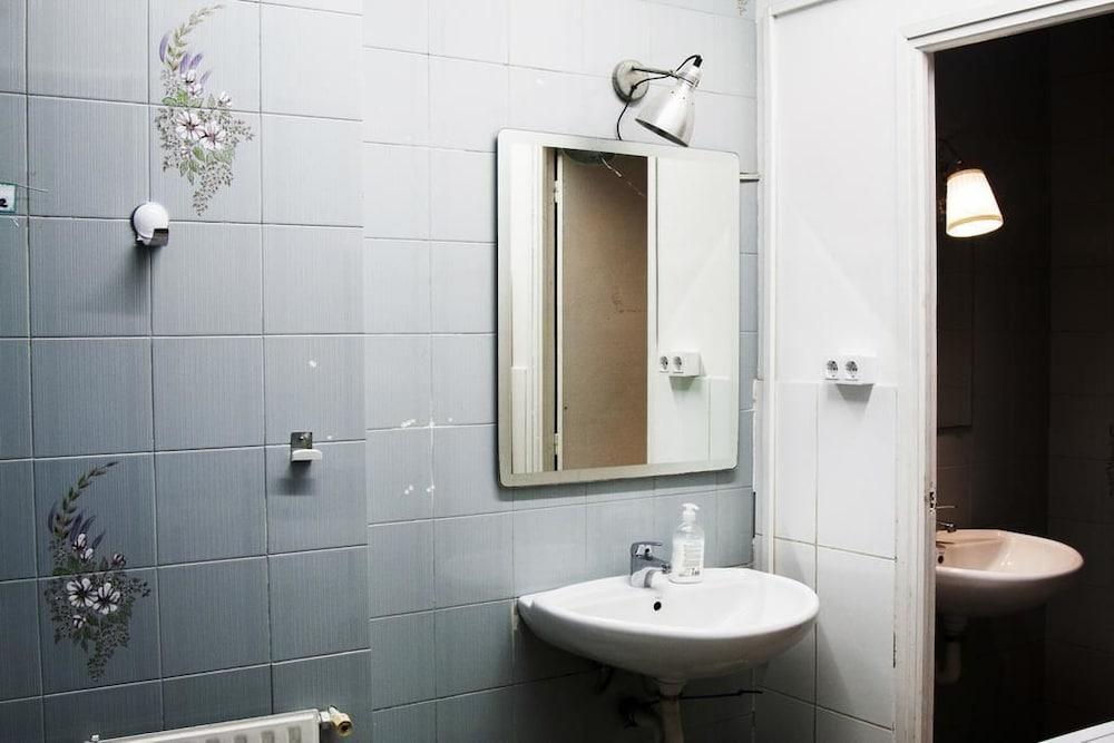 Equipamiento de Habitación Art City Hostel Barcelona - Adults only