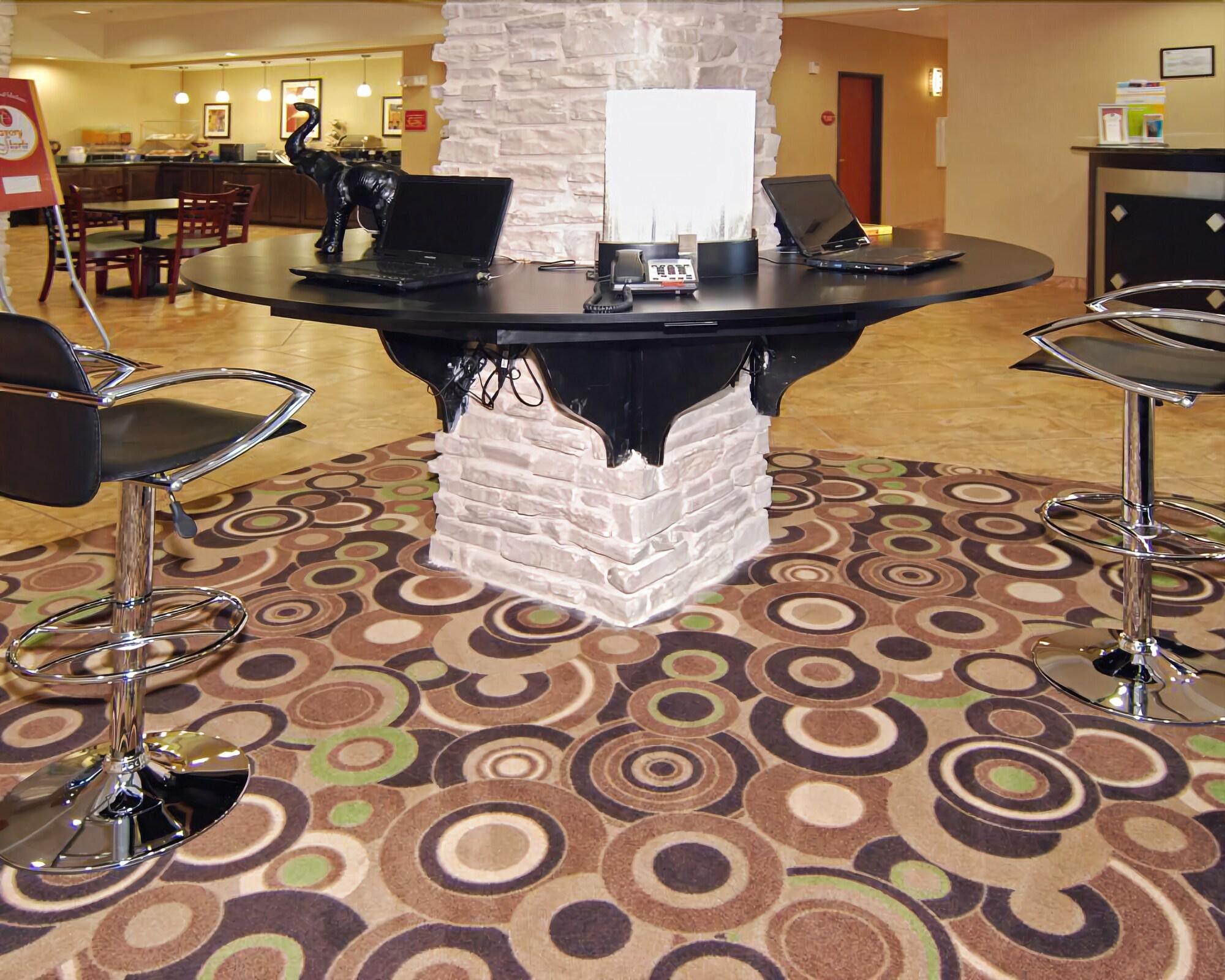 Vista Lobby Hometown Executive Suites