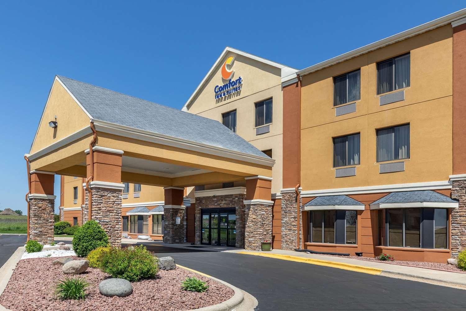 Vista Exterior Comfort Inn & Suites Kenosha-Pleasant Prairie