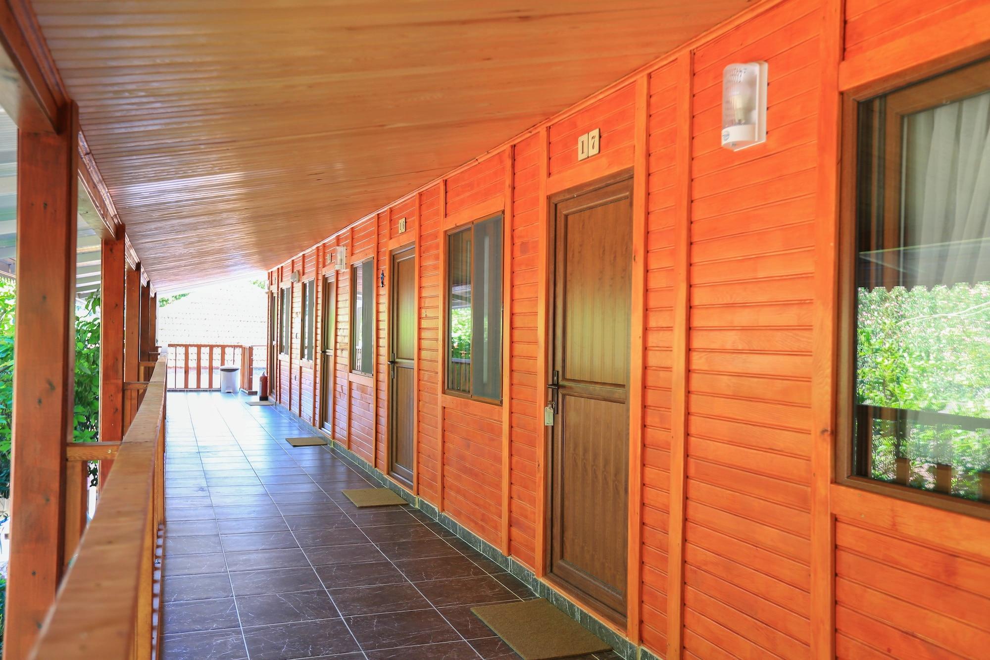 Varios Cinderella Pansiyon