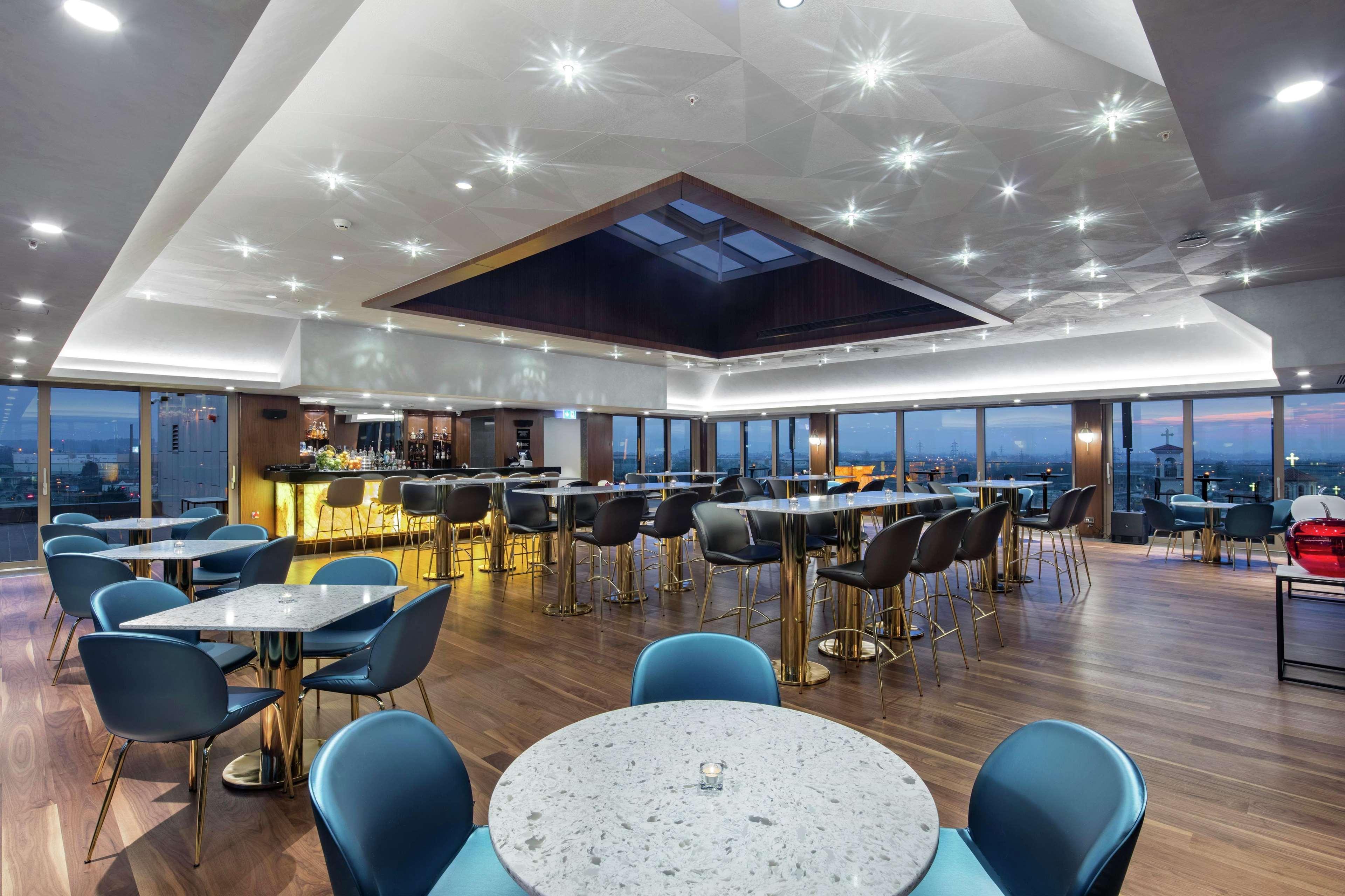 Bar/Salón DoubleTree by Hilton Skopje