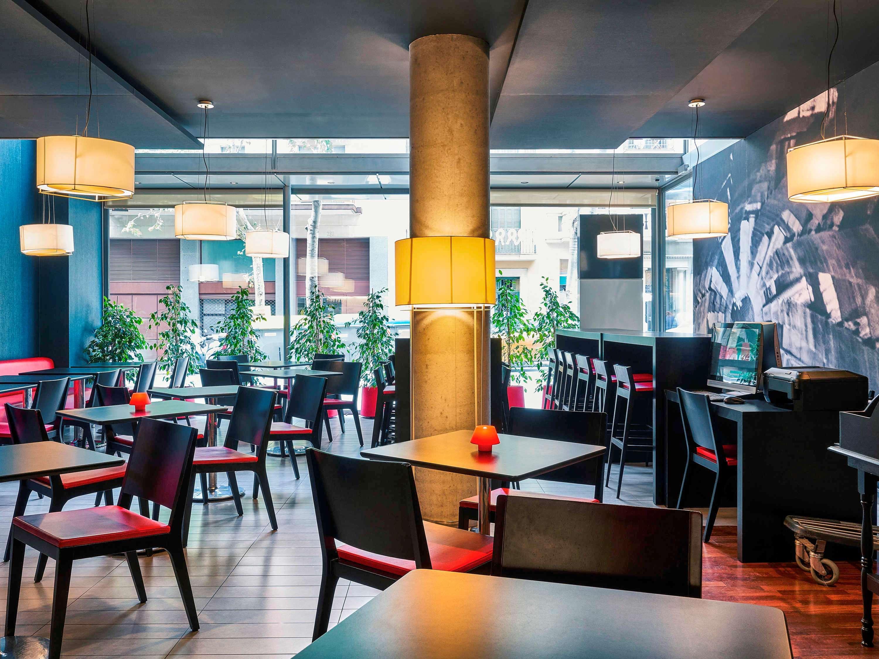 Bar/Salón ibis Barcelona Centro Sagrada Familia
