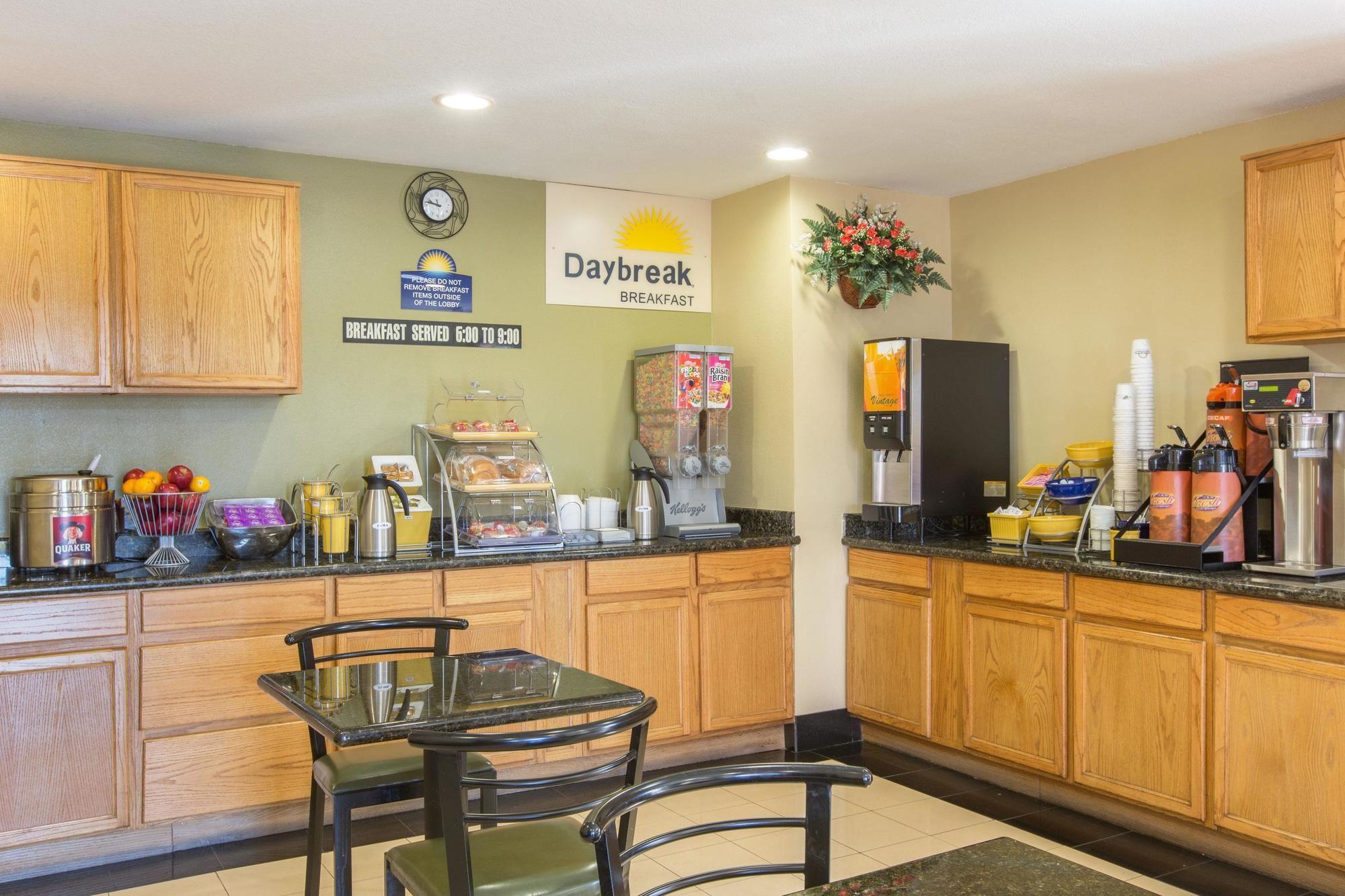 Comodidades del Alojamiento Days Inn by Wyndham Tucson Airport