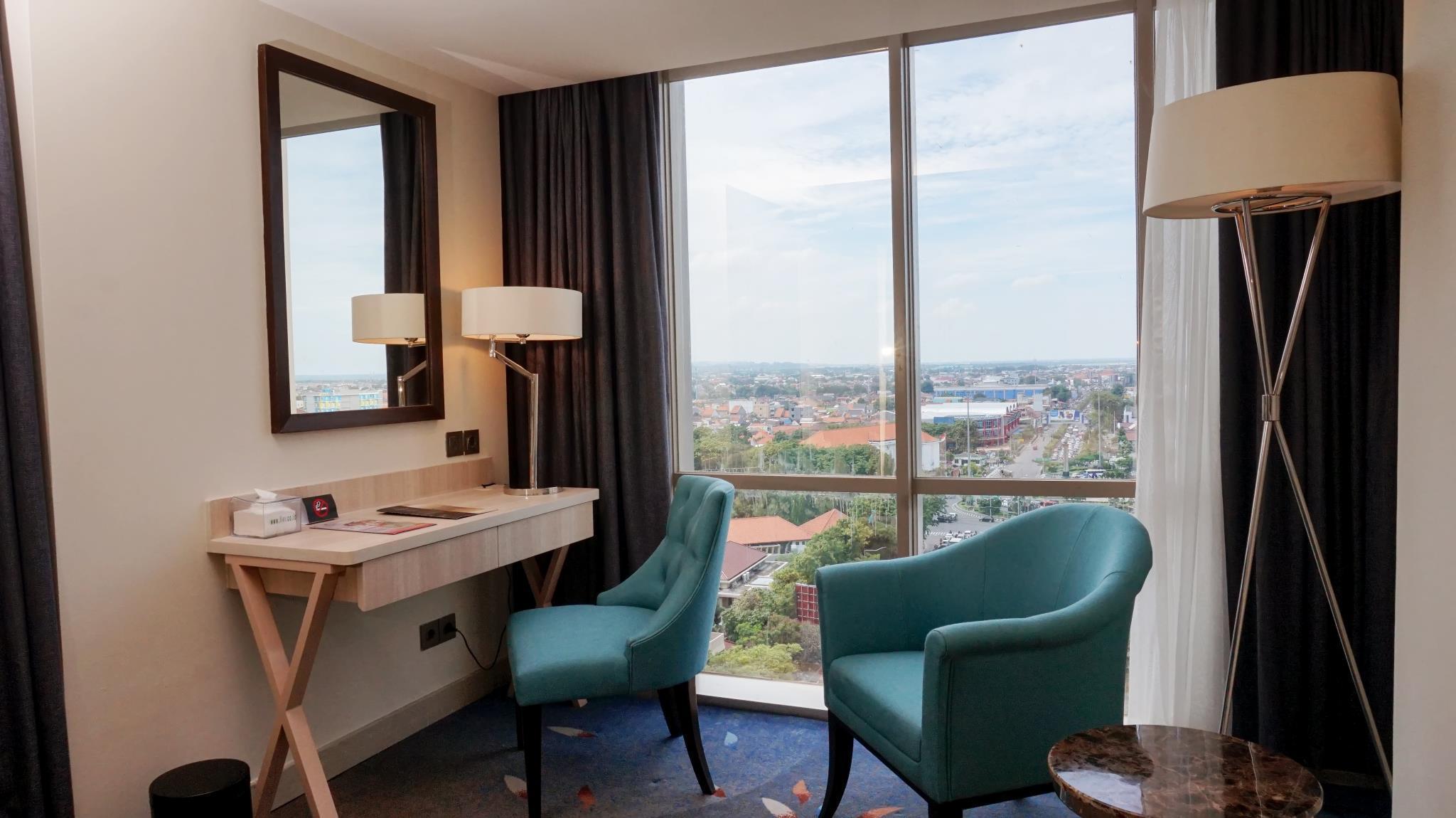 Vista Exterior Louis Kienne Hotel Pandanaran
