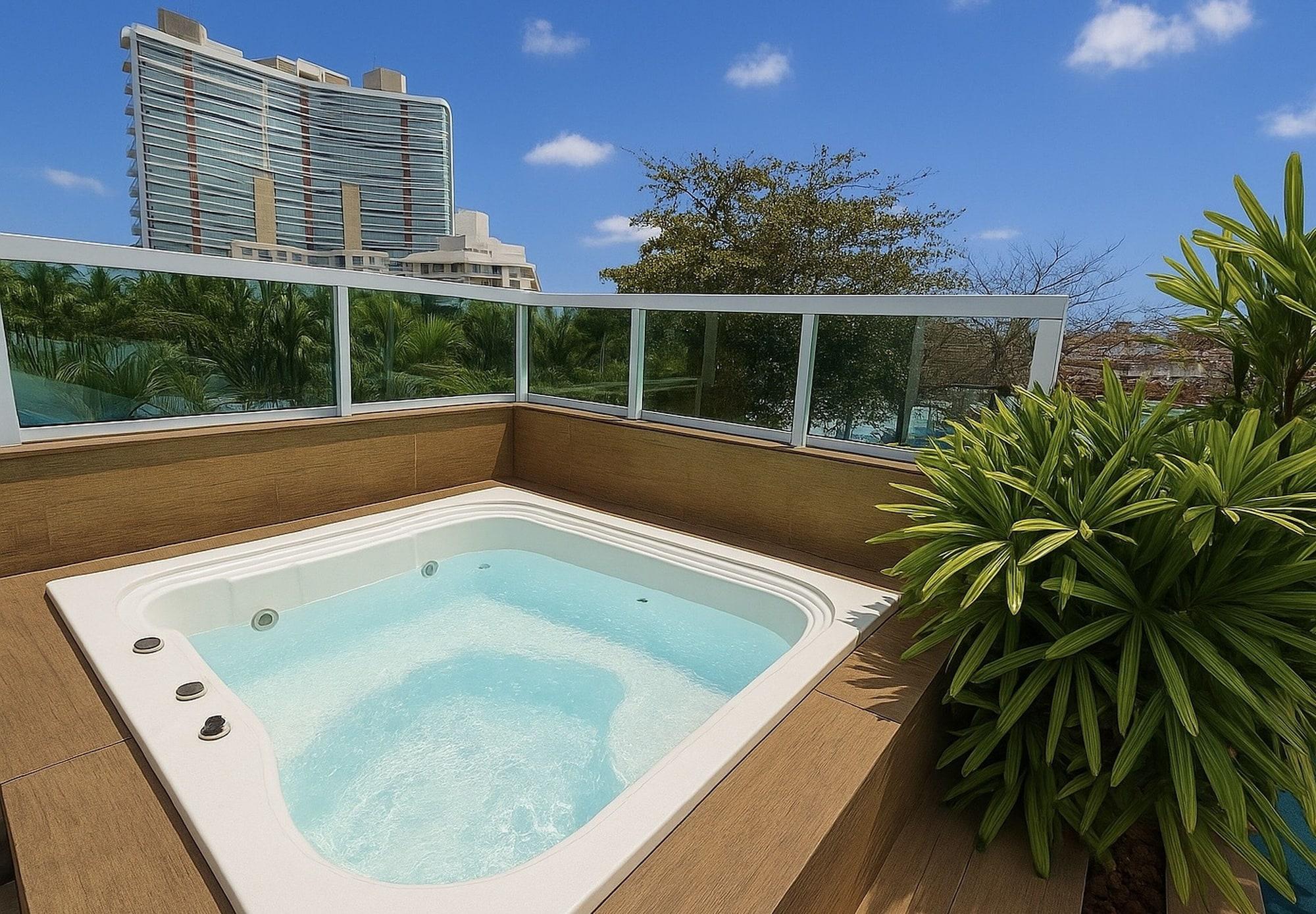 Vista Piscina Marmeu Enseada com jacuzzi aquecida