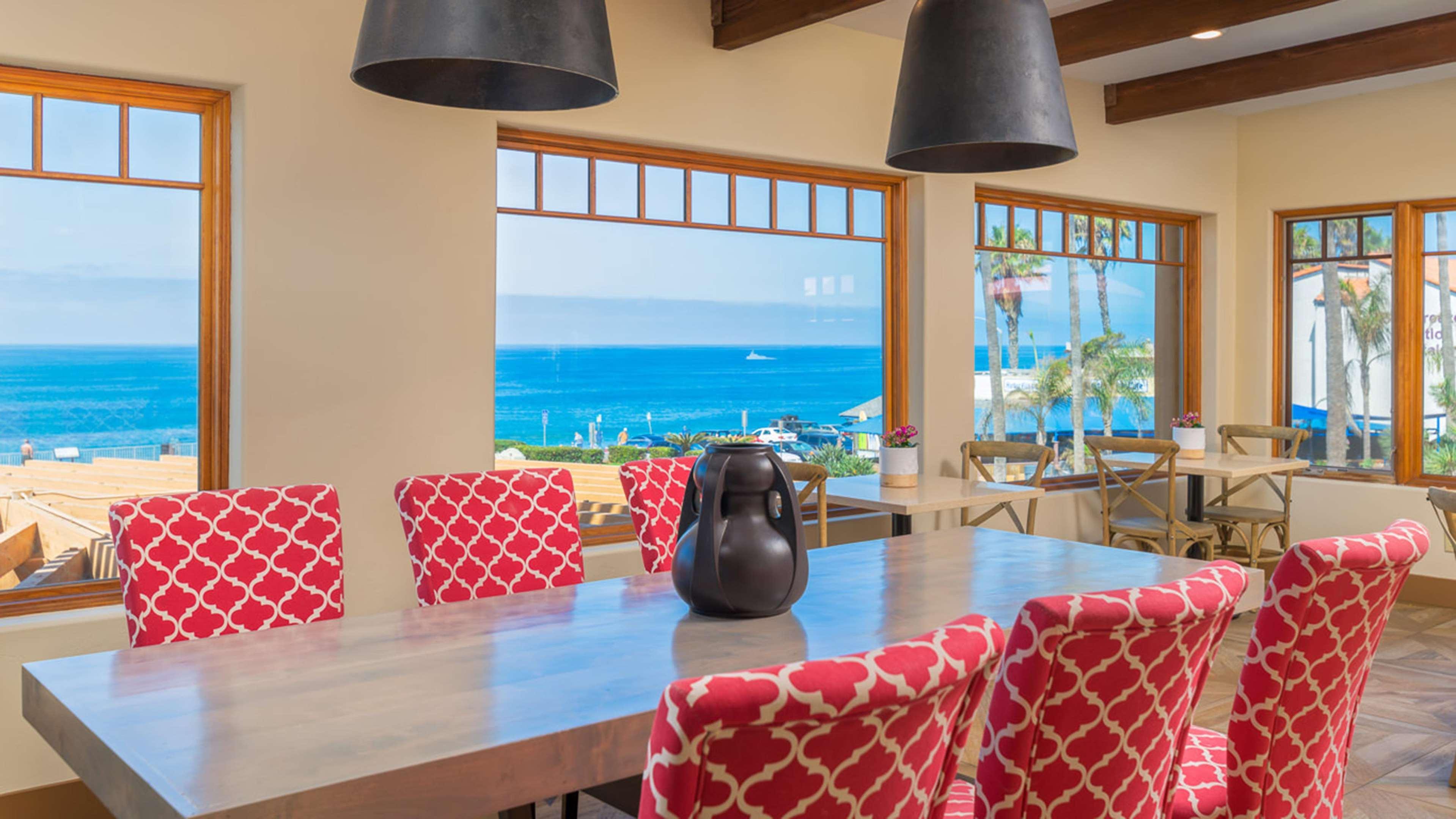 Bar/Salón Best Western Plus Beach View Lodge Carlsbad