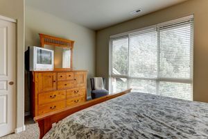 Alquiler Vacacional - Retreat on the Butte: On The Creek Luxury, Town Home with hot tub