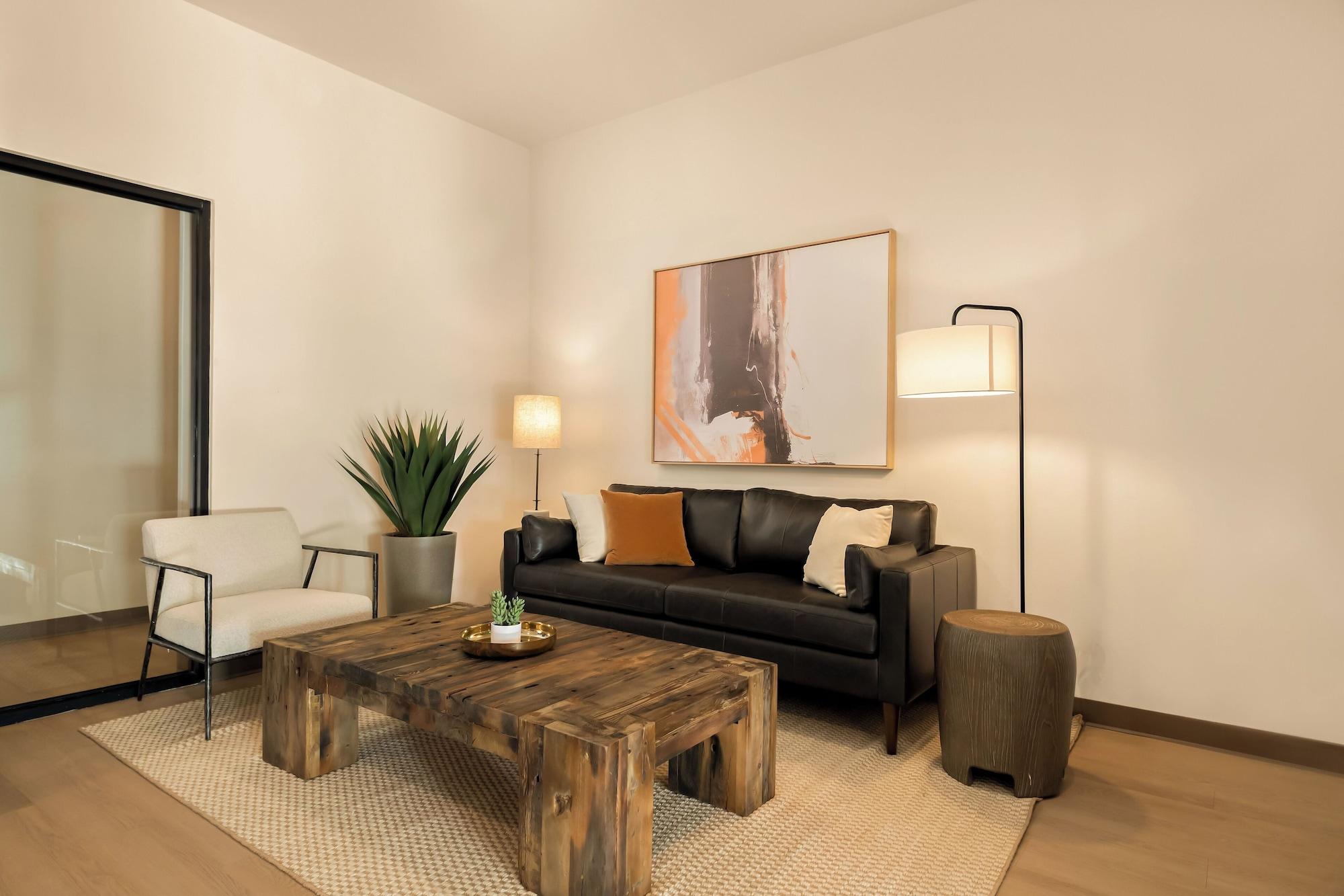 Vista Lobby LivAway Suites- Missoula