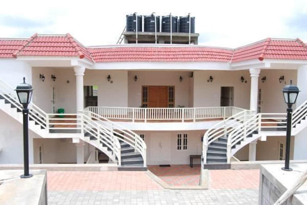 Varios Leisure Vacations Palve Sugavasam
