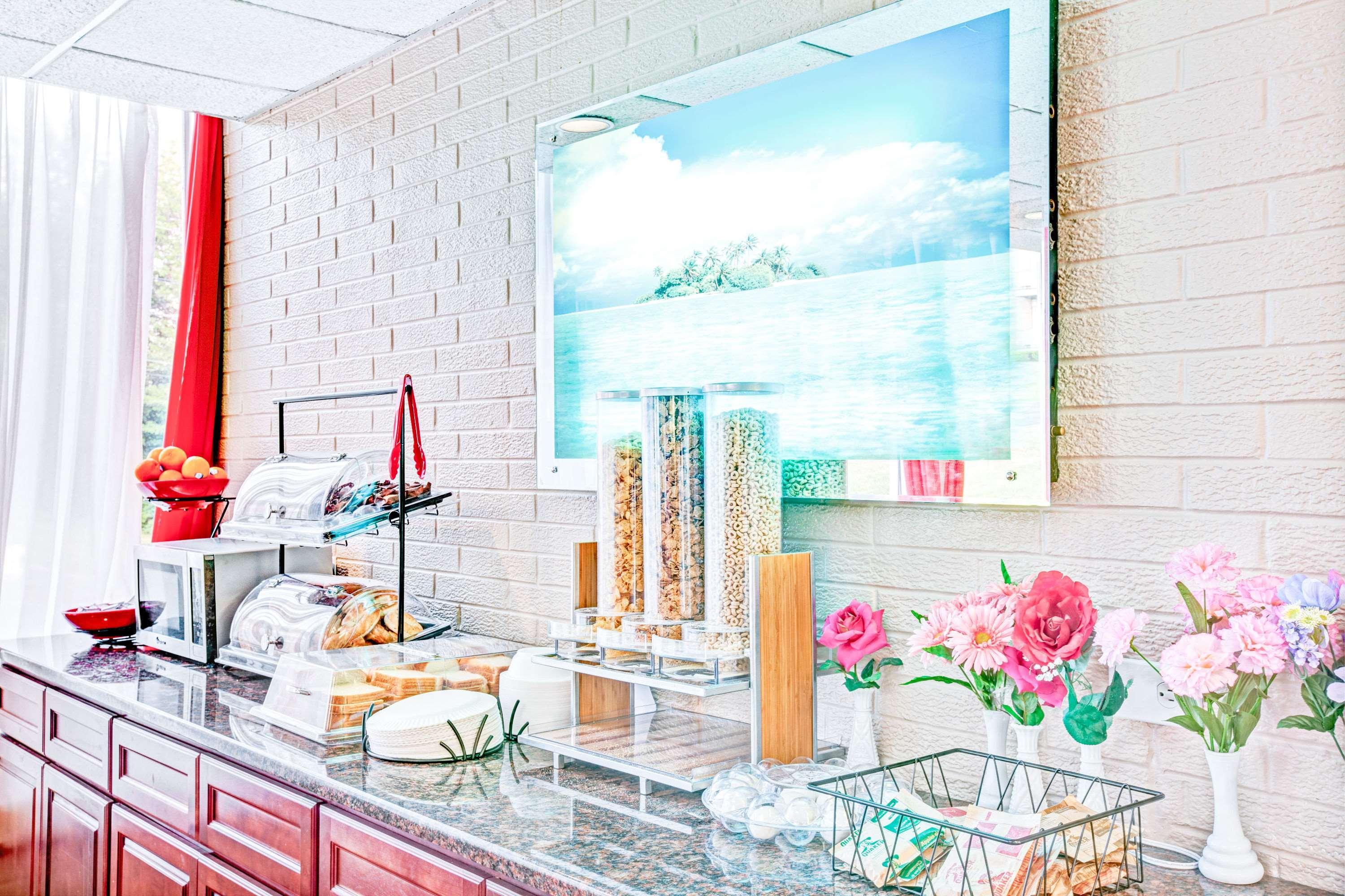 Restaurant Ramada by Wyndham Rockaway