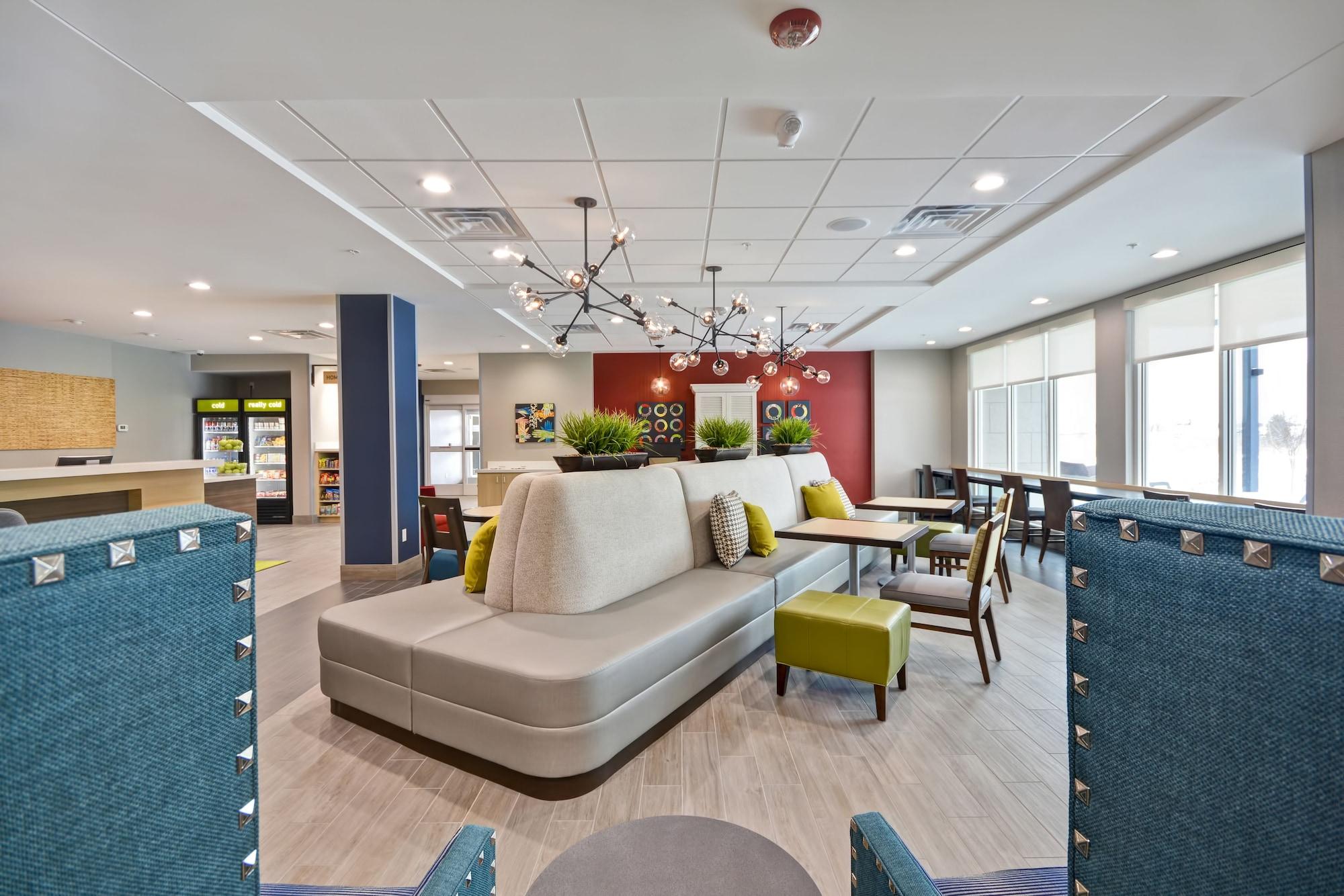 Vista Lobby Home2 Suites by Hilton Jackson MI