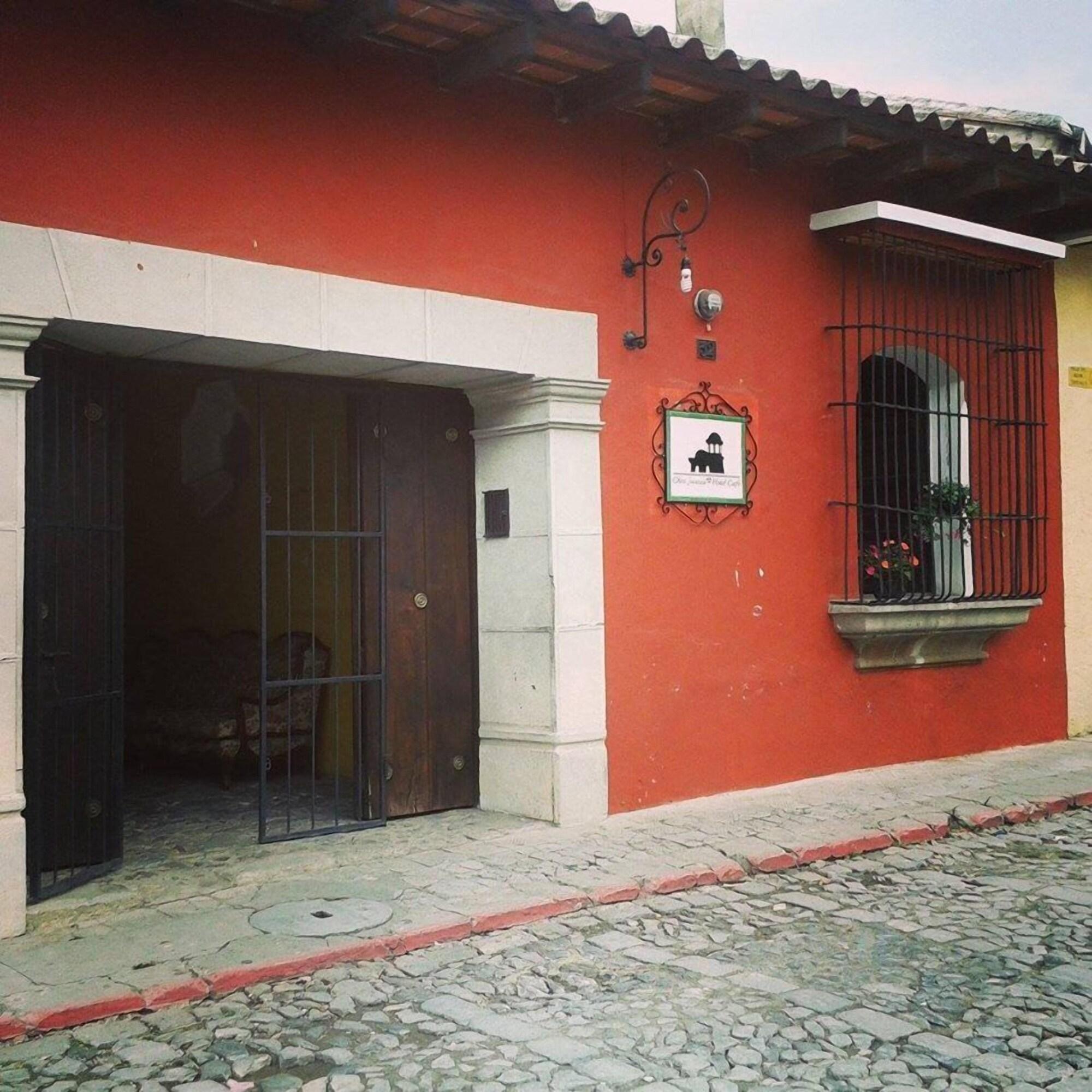 Vista Exterior Chez Juanca Hotel Cafe