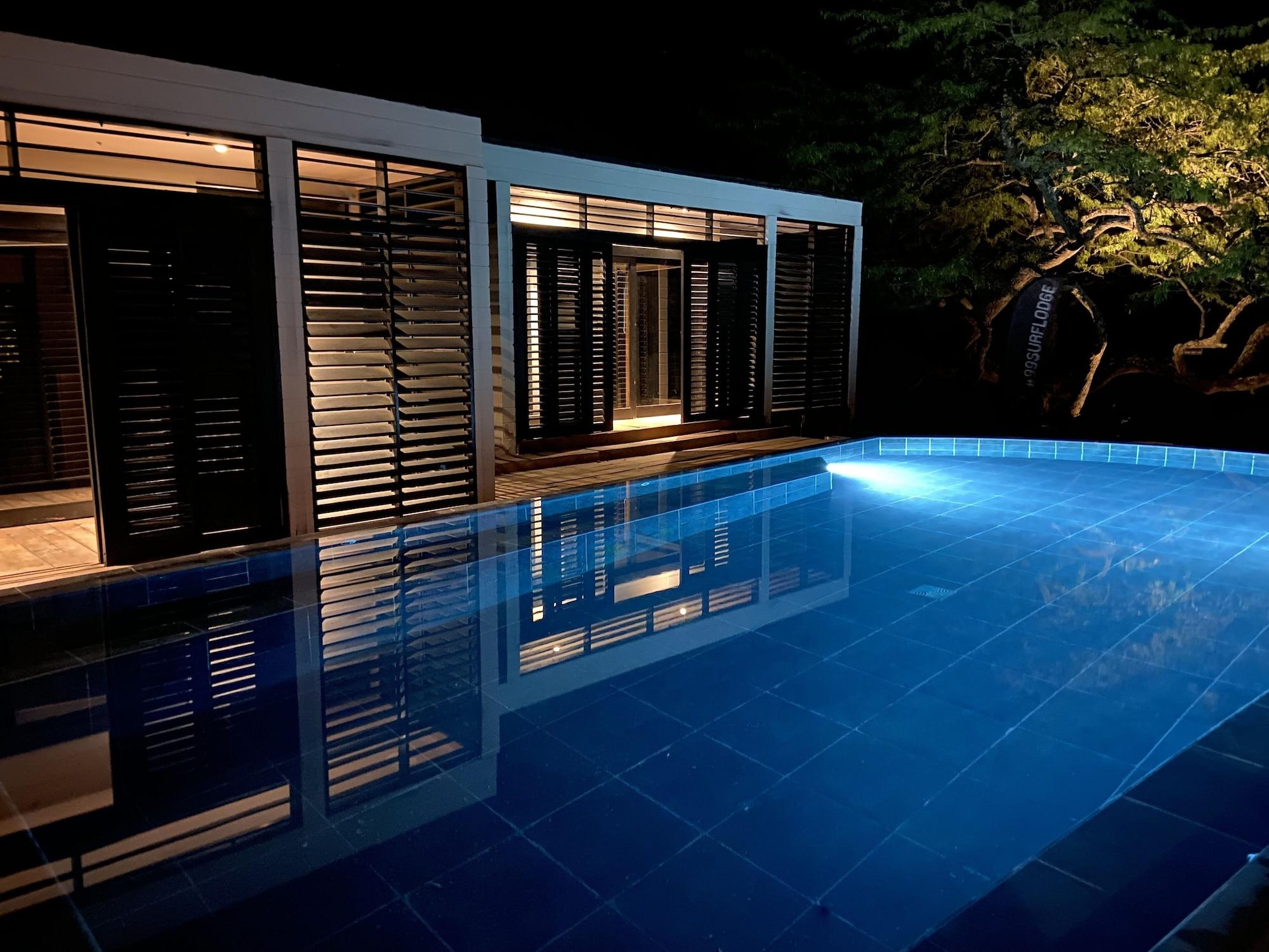Vista Piscina 99 Surf Lodge
