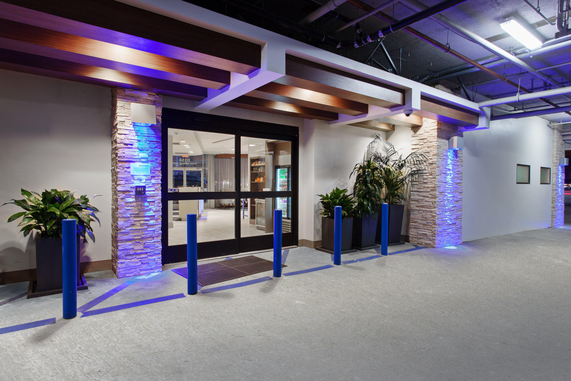 Vista Exterior Holiday Inn Express West Los Angeles by IHG