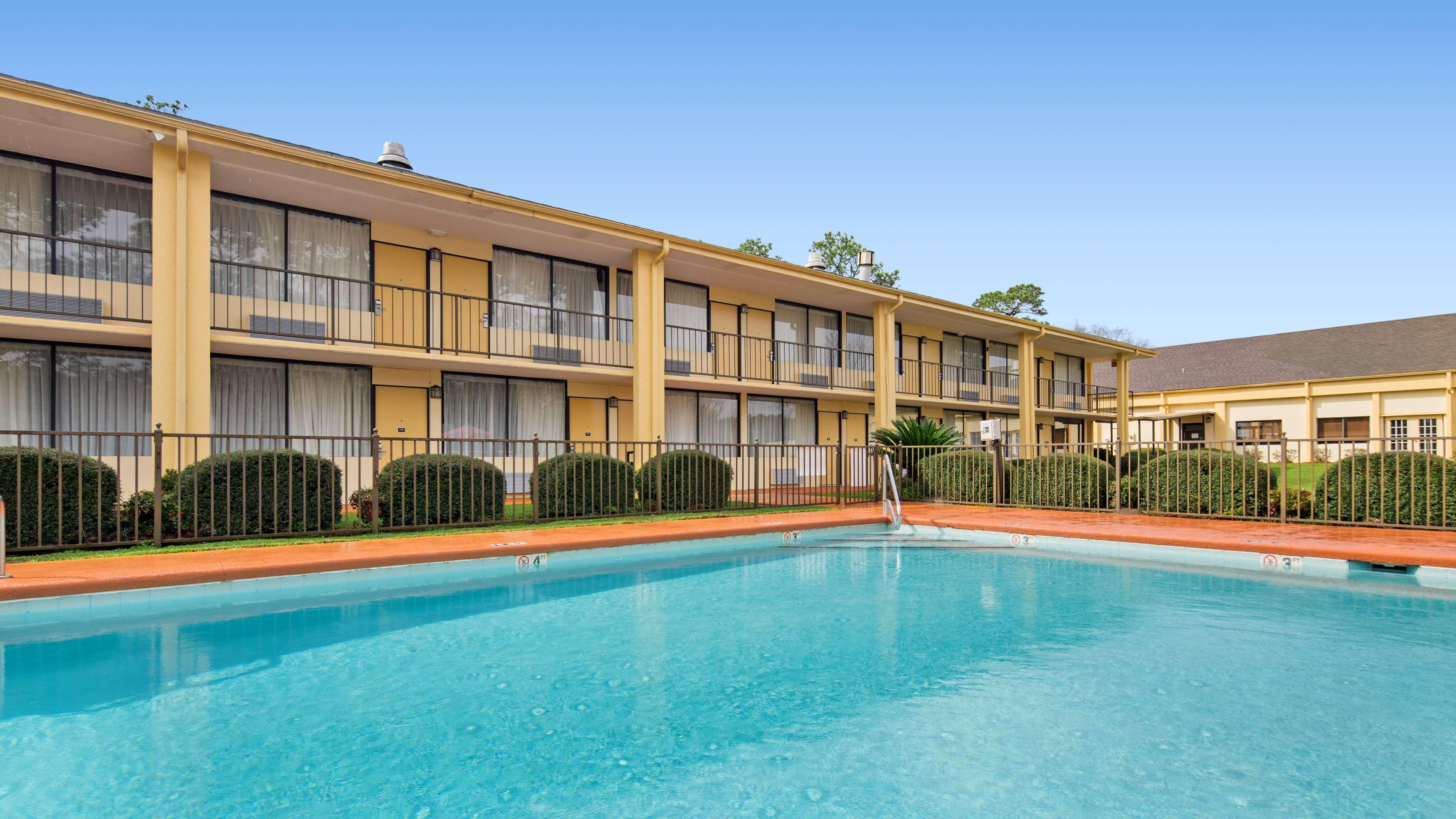 Vista Piscina Best Western Executive Inn
