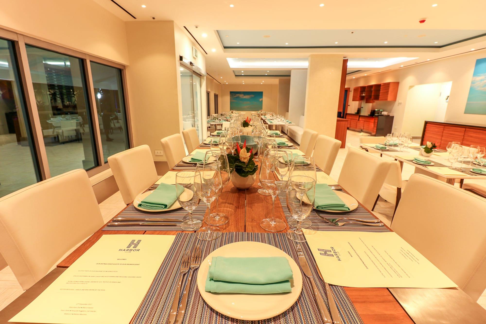 Restaurant Harbor Club St. Lucia, Curio Collection by Hilton