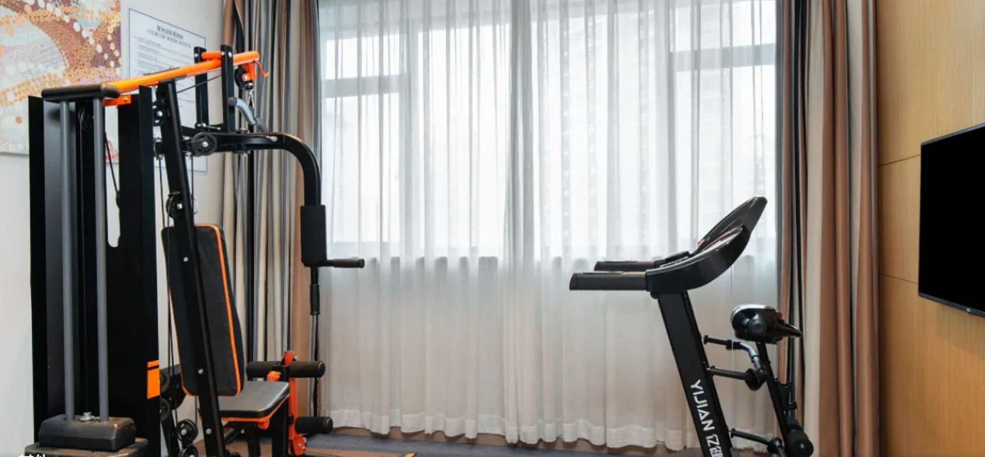 Gimnasio Holiday Inn Express Shanghai Zhenping by IHG
