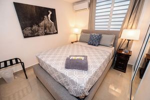 Alquiler Vacacional - Newly Renovated Family House with Jacuzzi & Patio