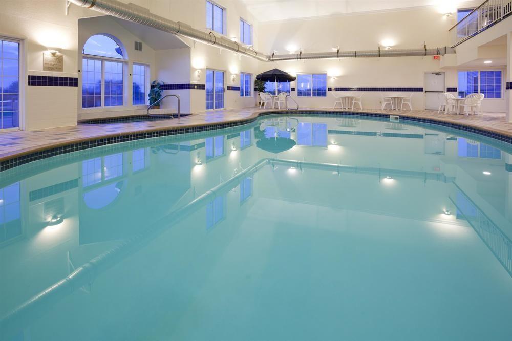 Vista Piscina Crossings by GrandStay Inn and Suites