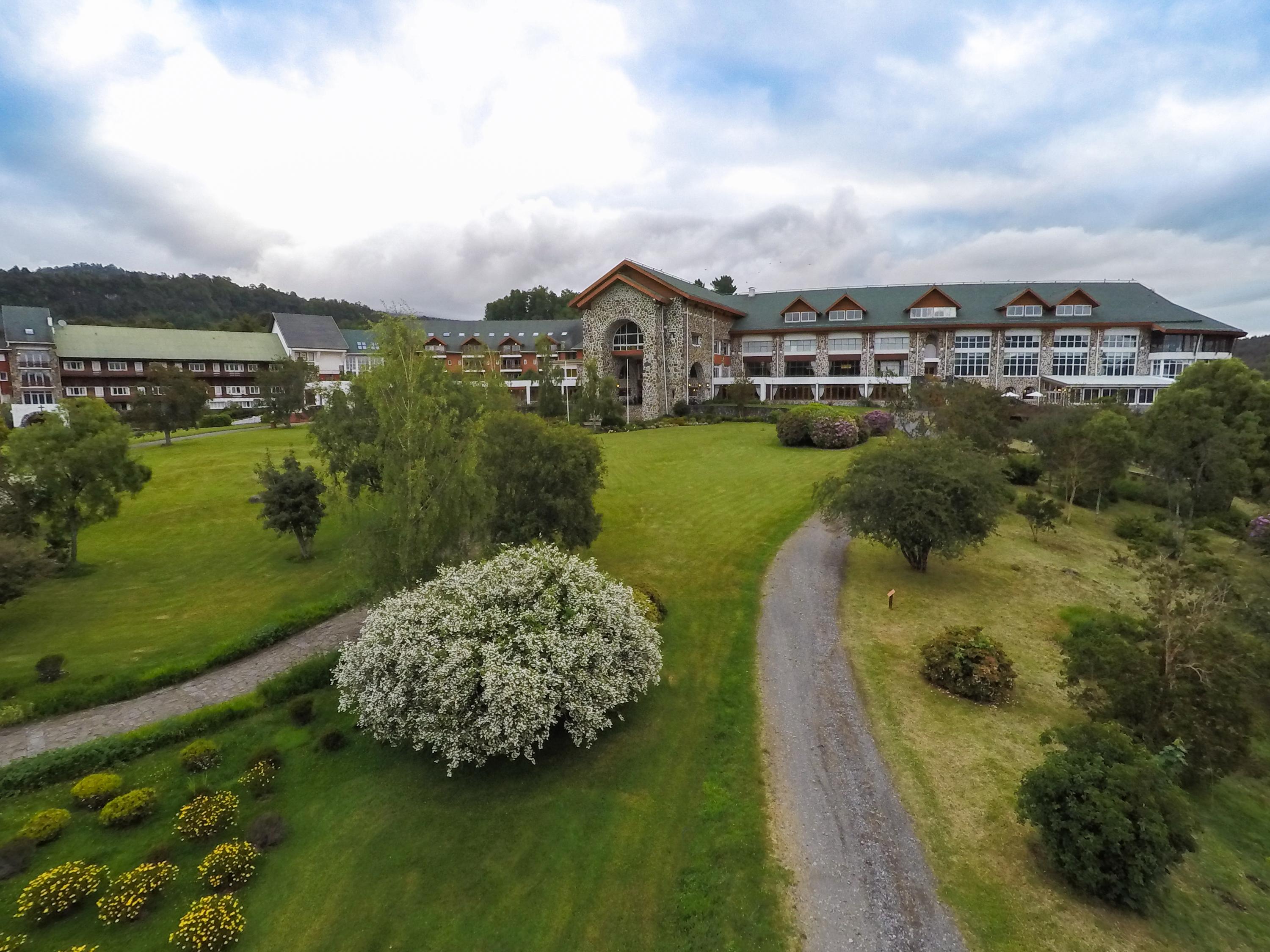 Vista Exterior Hotel Termas de Puyehue Wellness & Spa Resort