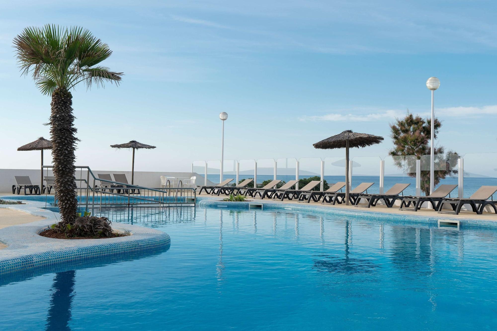 Varios AluaSun Far Menorca Hotel