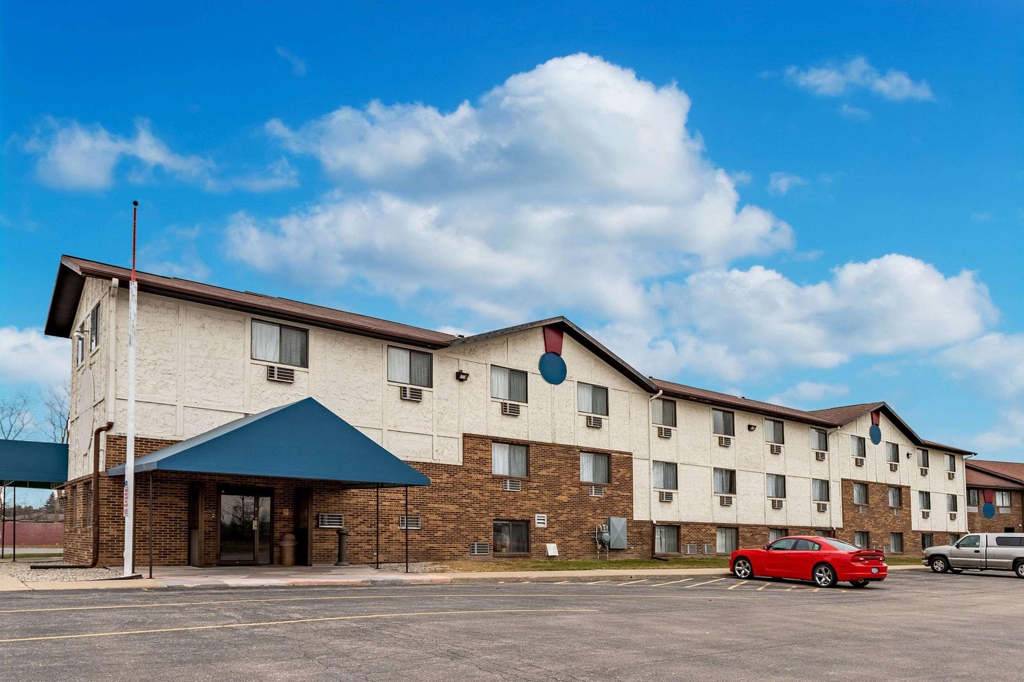 Vista Exterior Econo Lodge Inn and Suites