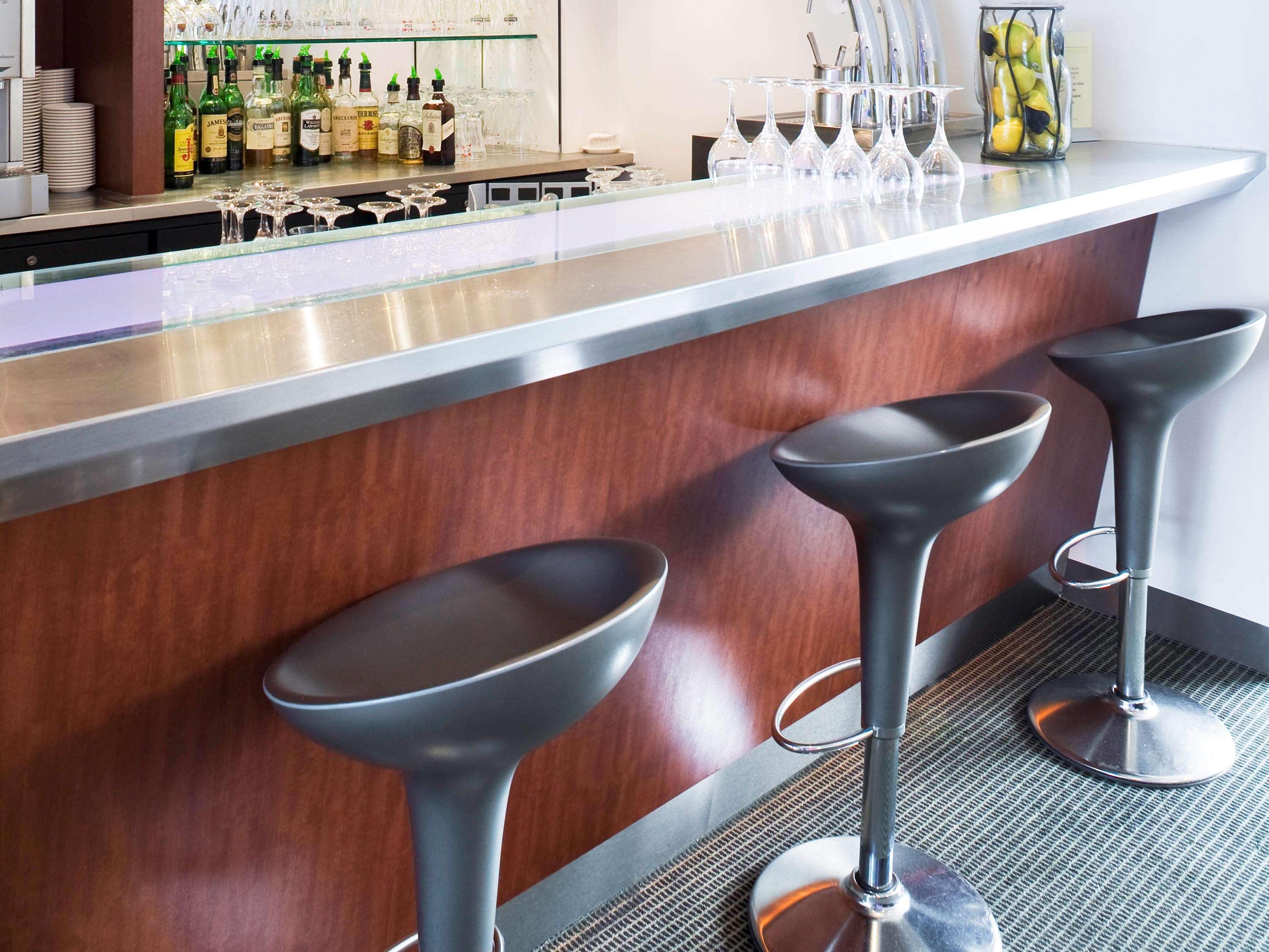 Bar/Salón Novotel Amiens Pôle Jules Verne