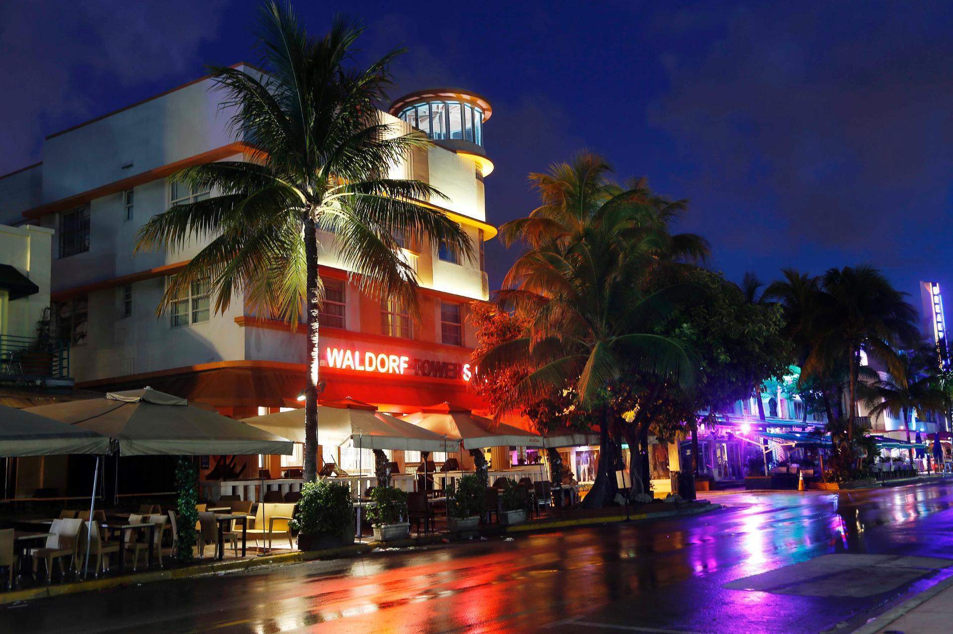 Vista Exterior Waldorf Towers South Beach