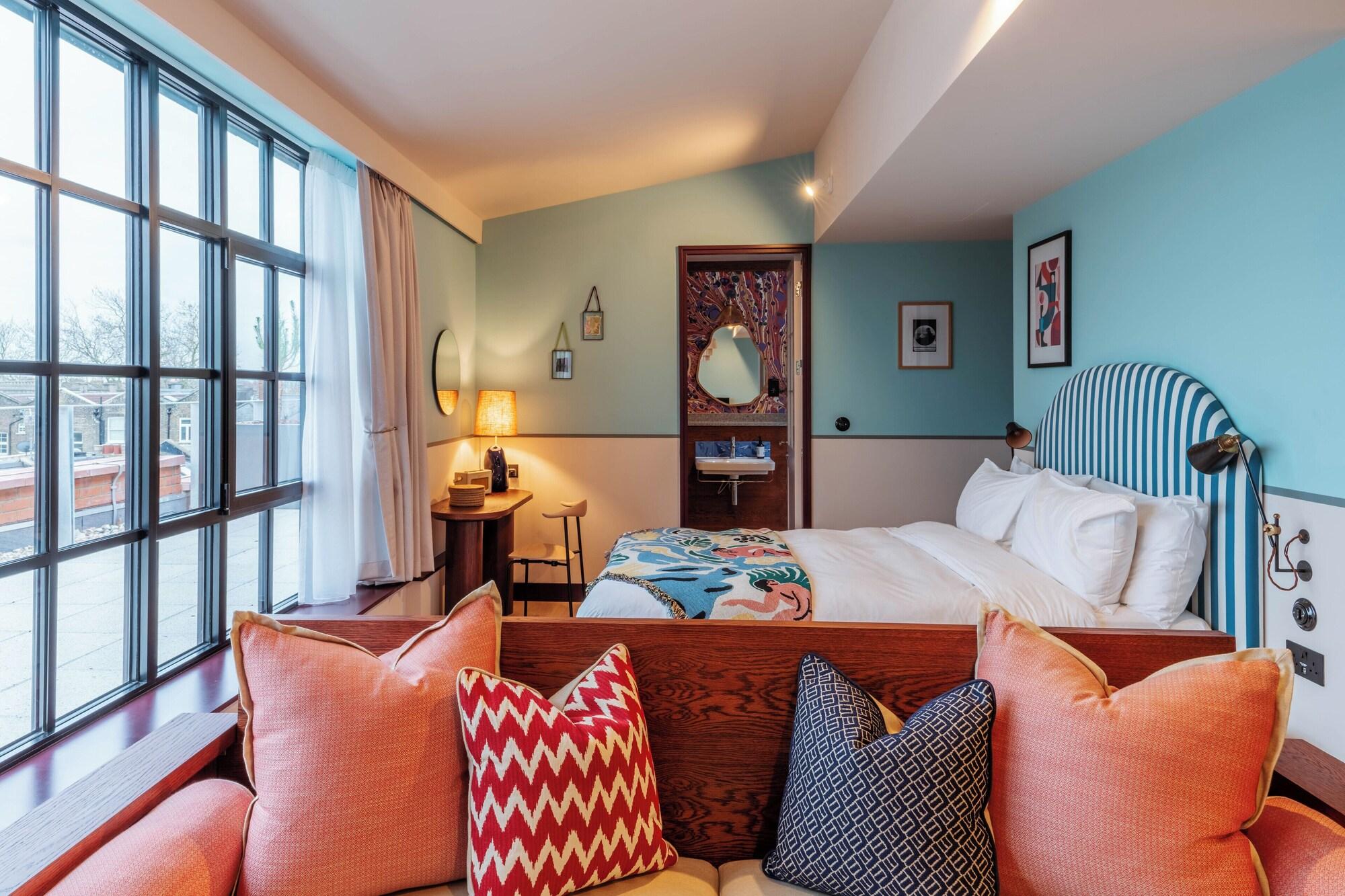 Varios Second Nature London Chiswick