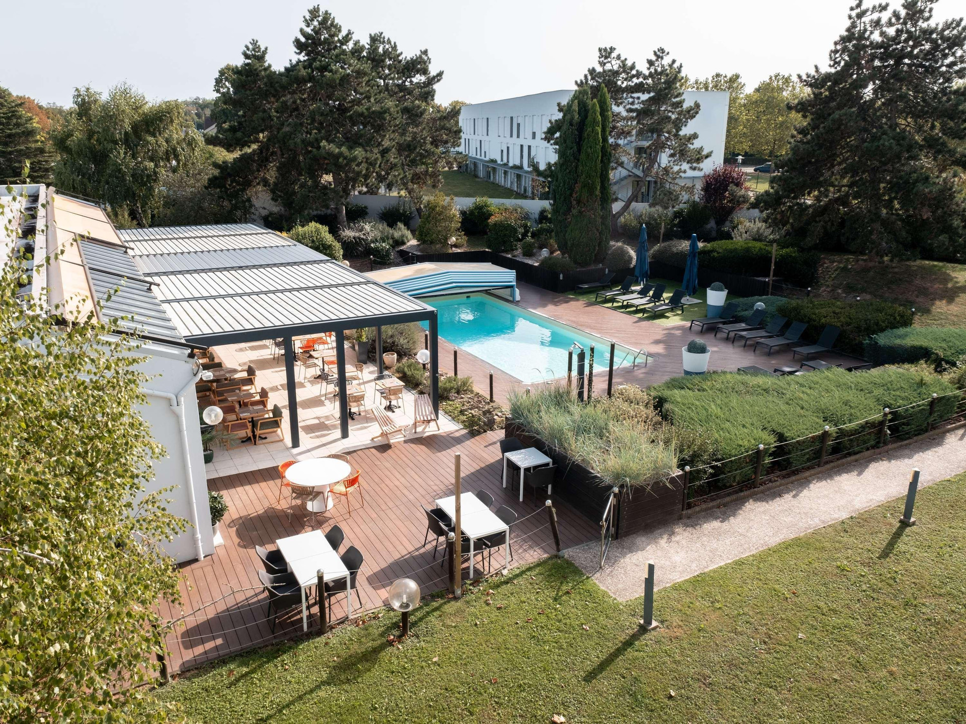 Vista Exterior Novotel Chartres
