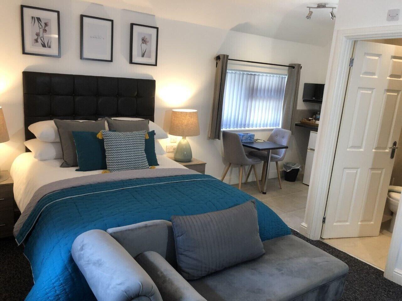 Varios Anson Studios Walsall M6 J10