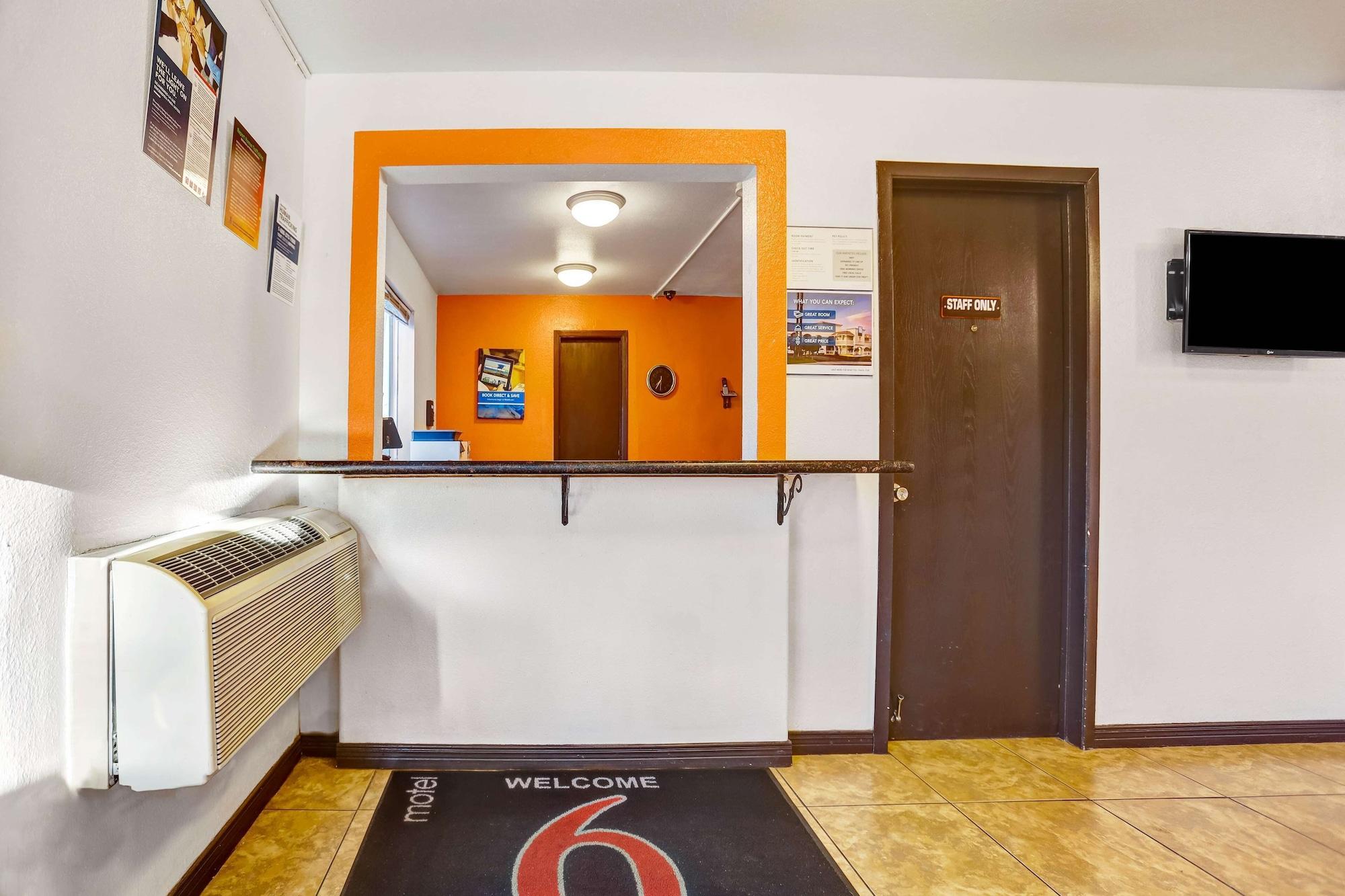Vista Lobby Motel 6 Silver City, NM