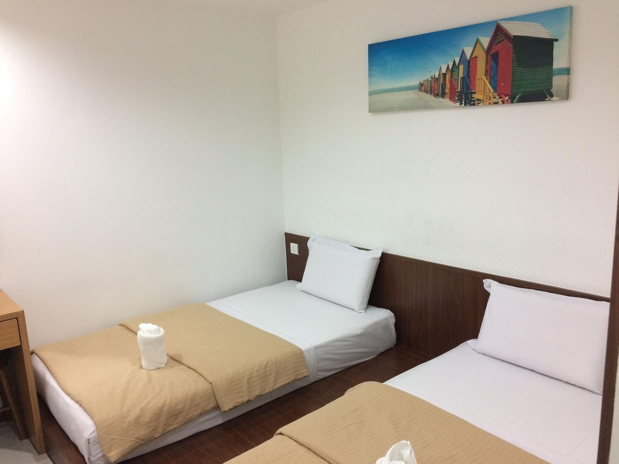 Varios Api-Api Guest House