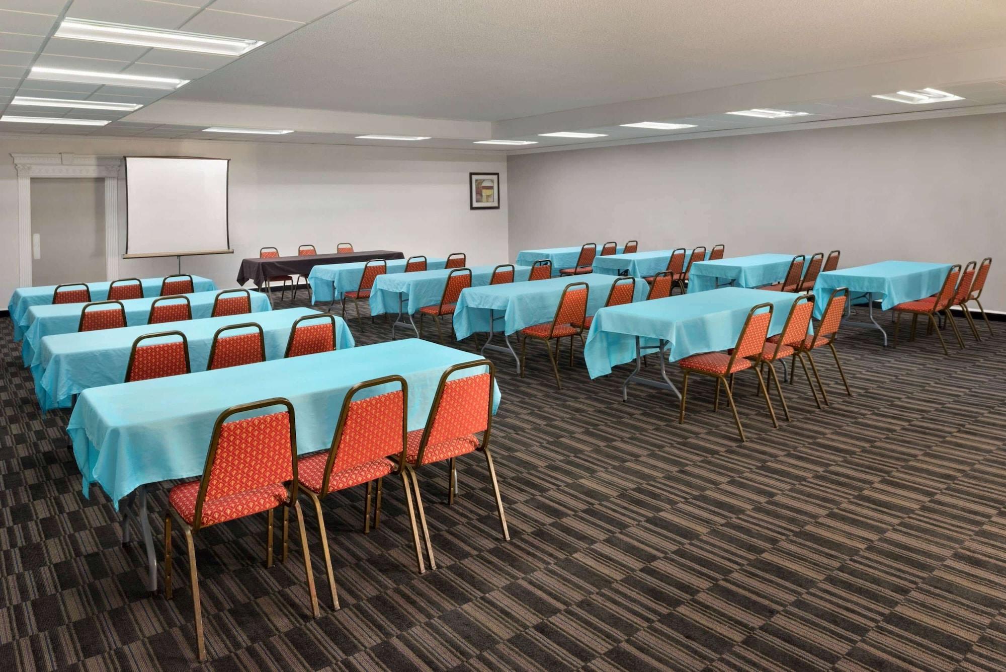 Sala de Reuniones Baymont by Wyndham Des Moines North