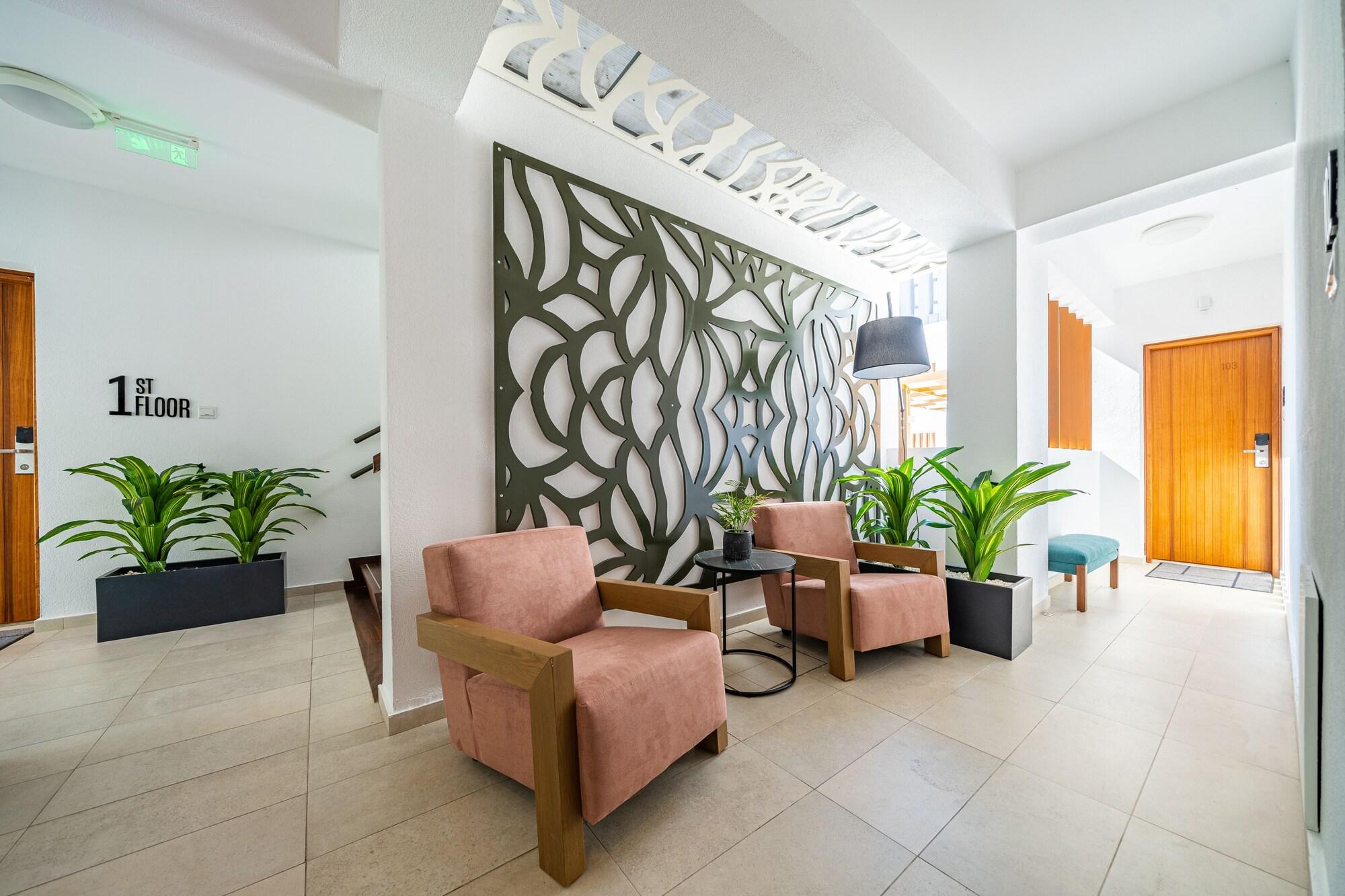 Vista Lobby Silver Park