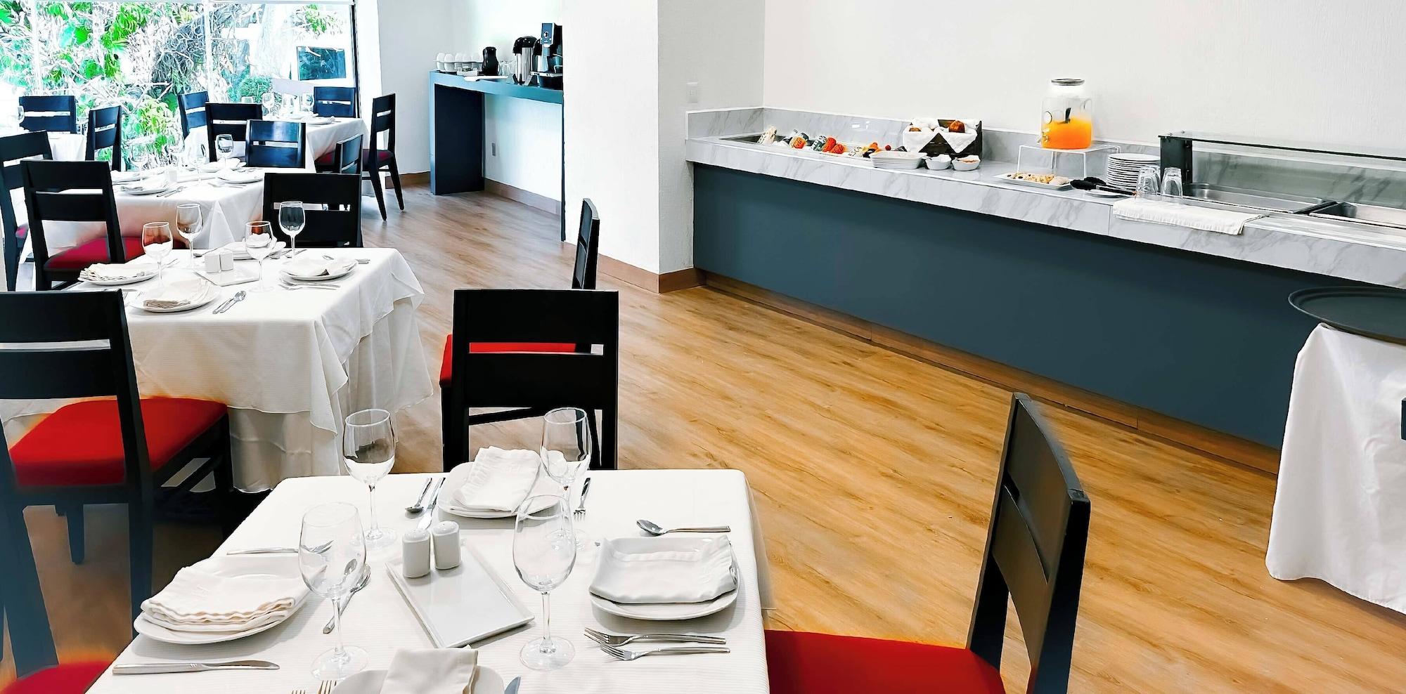 Restaurant HS HOTSSON Hotel Tampico