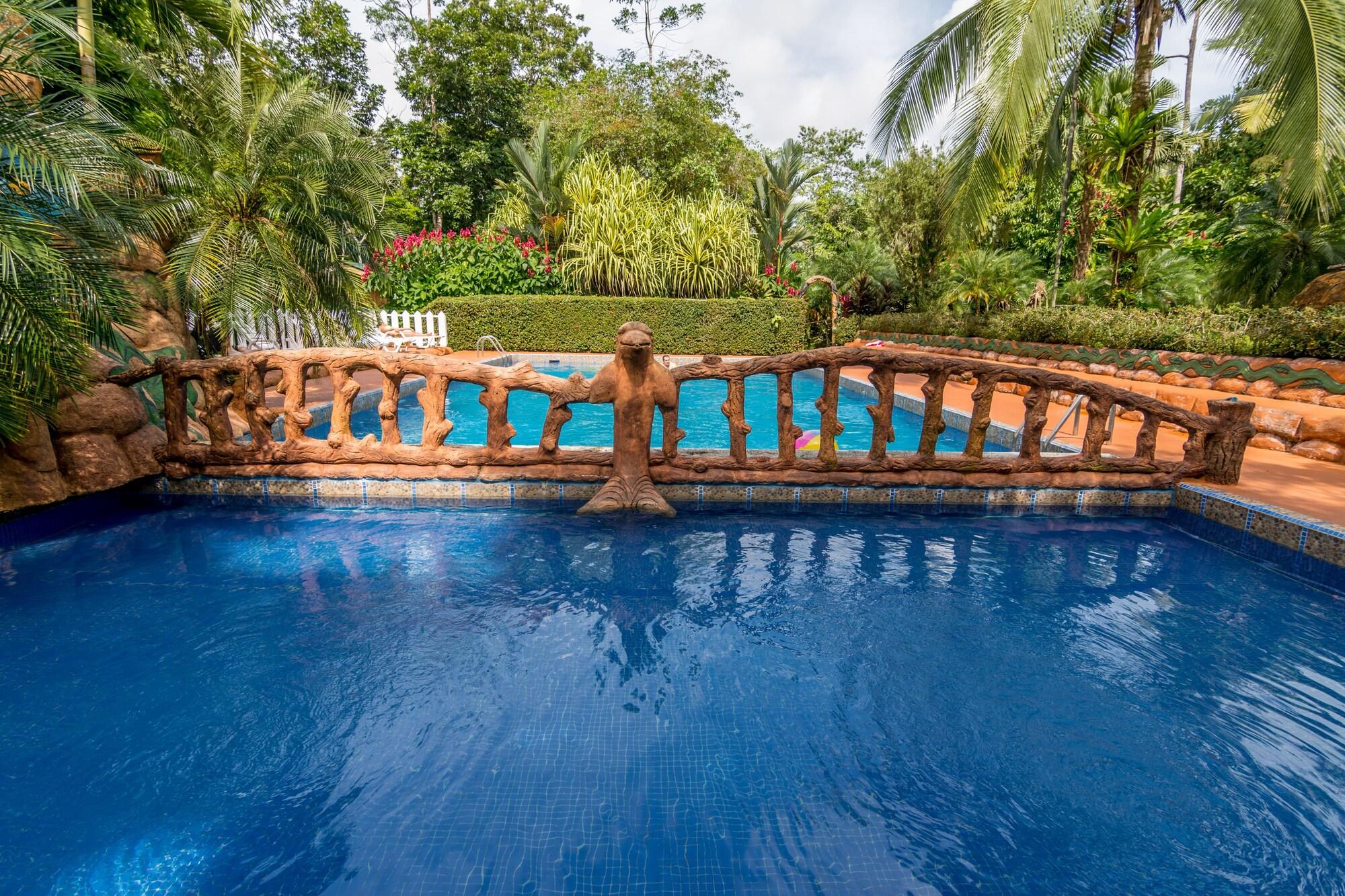 Vista Lobby Ara Ambigua Lodge