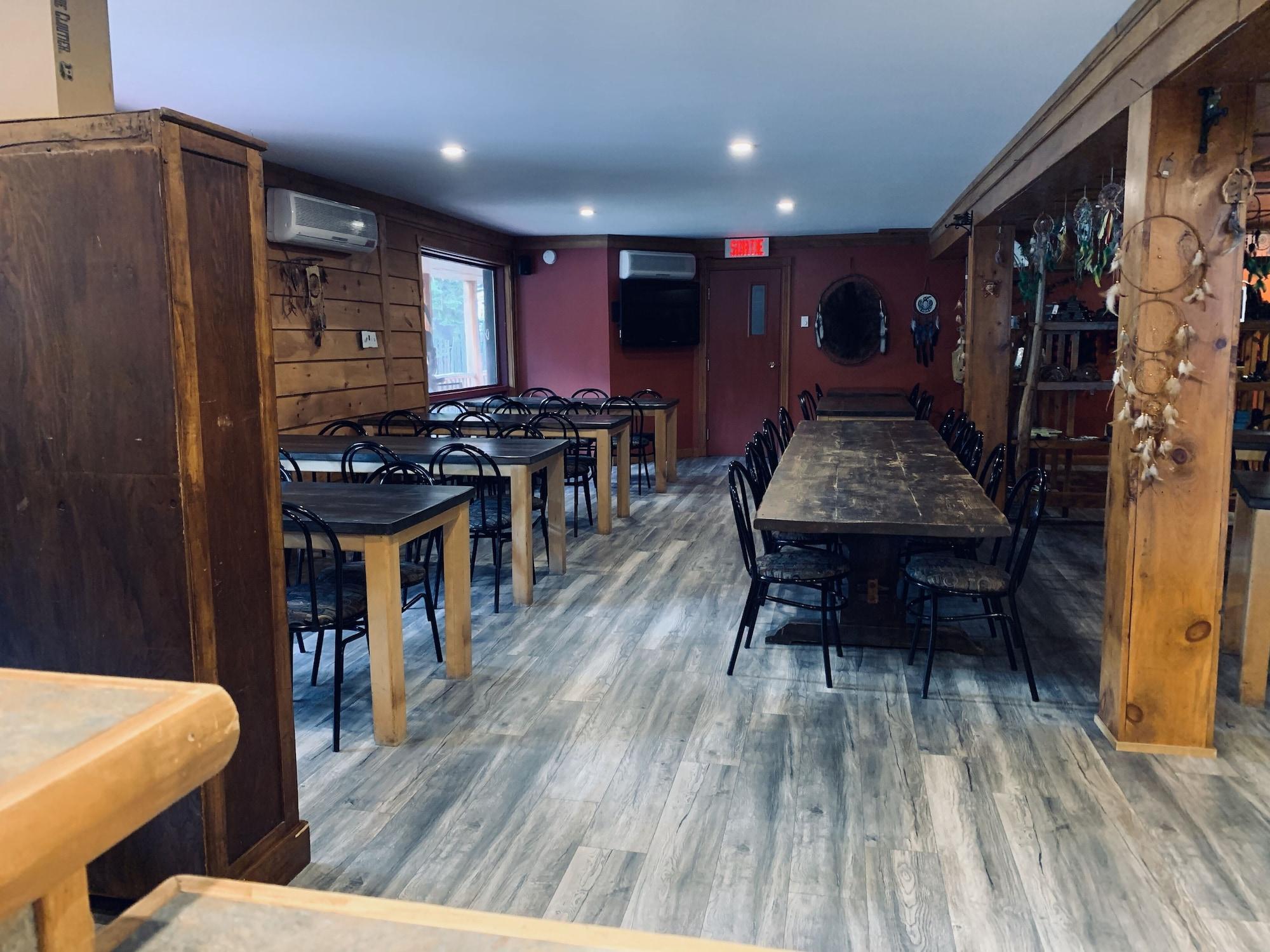 Restaurant L'Auberge Refuge du Trappeur Inn