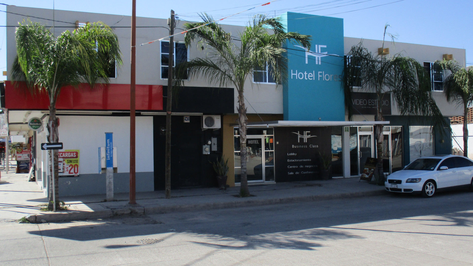 Varios Hotel Flores