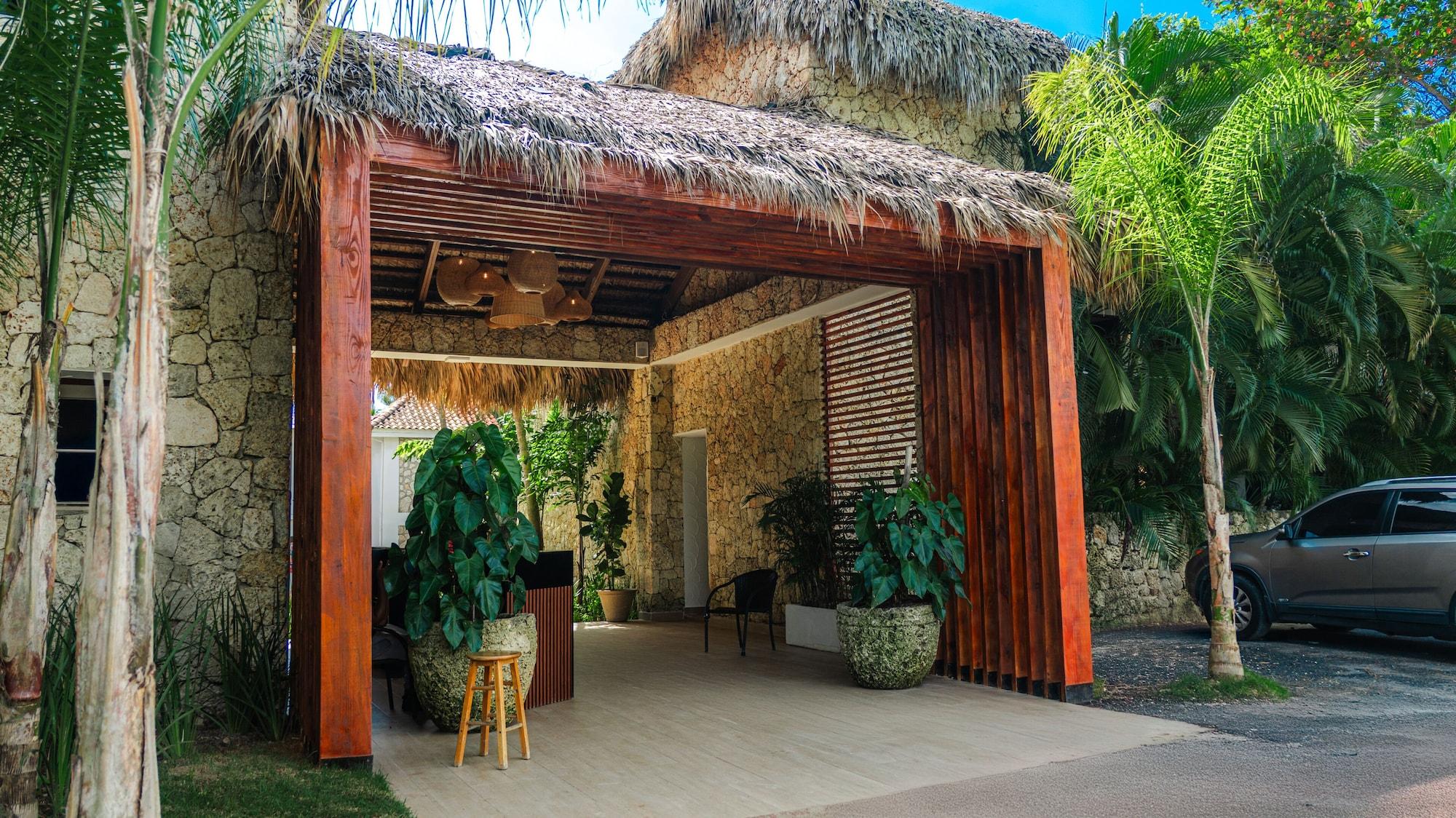 Vista Exterior Tribe Resorts