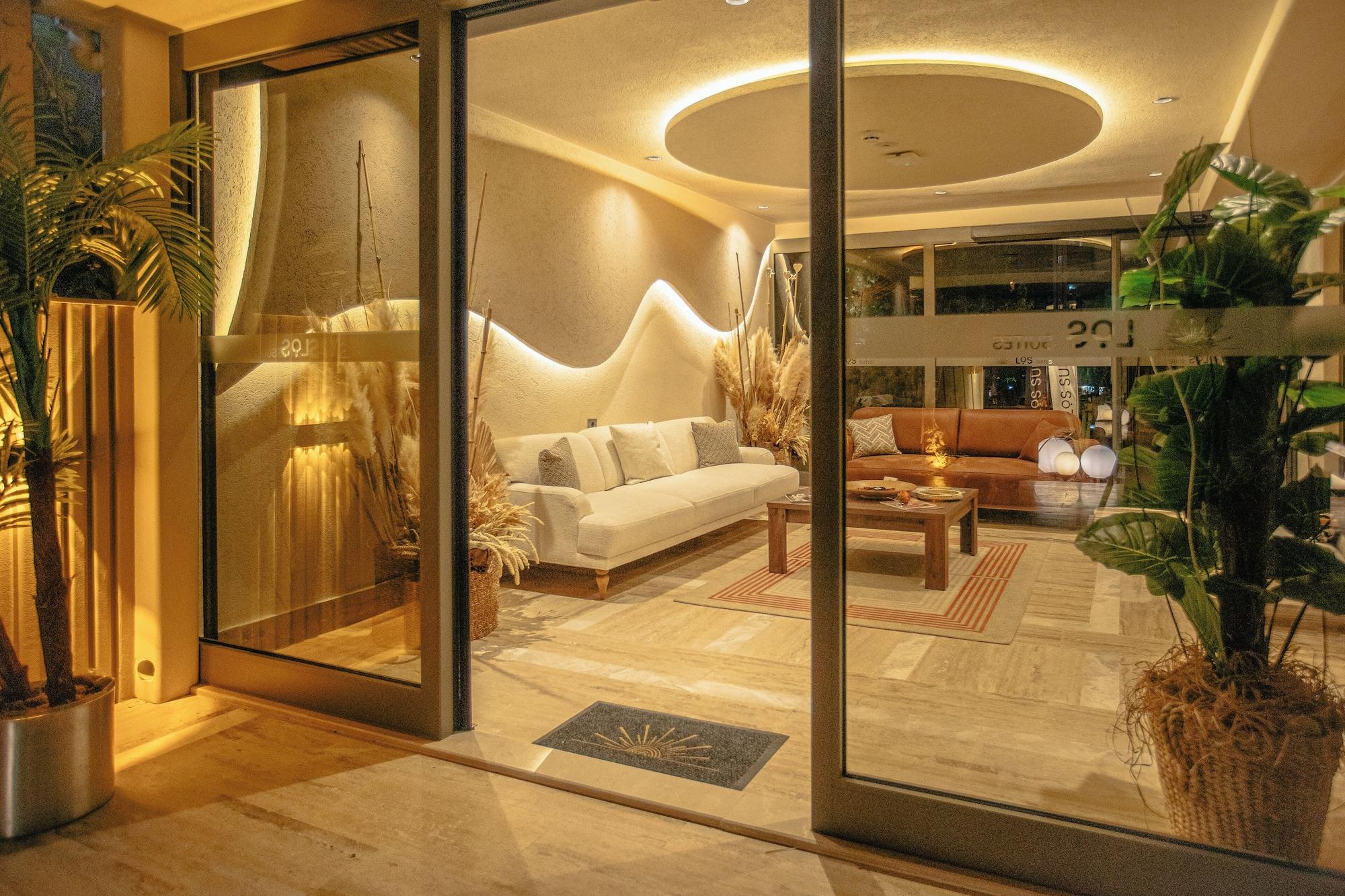 Vista Lobby Los Suites