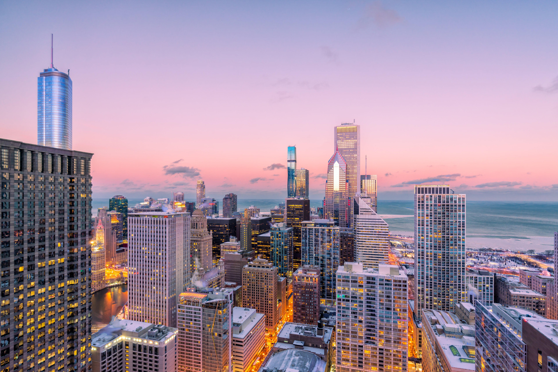Vista Exterior Holiday Inn & Suites Chicago - Downtown by IHG
