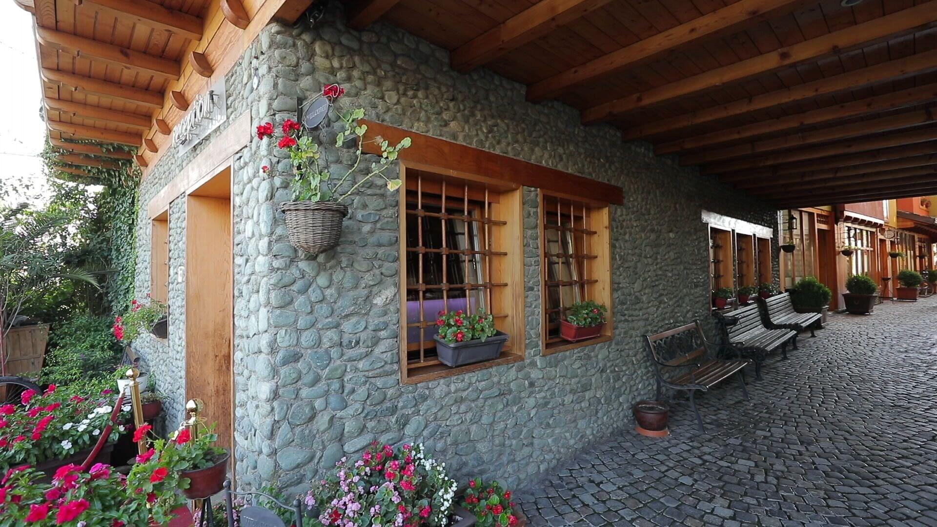 Vista Exterior Hotel Çarshia e Jupave