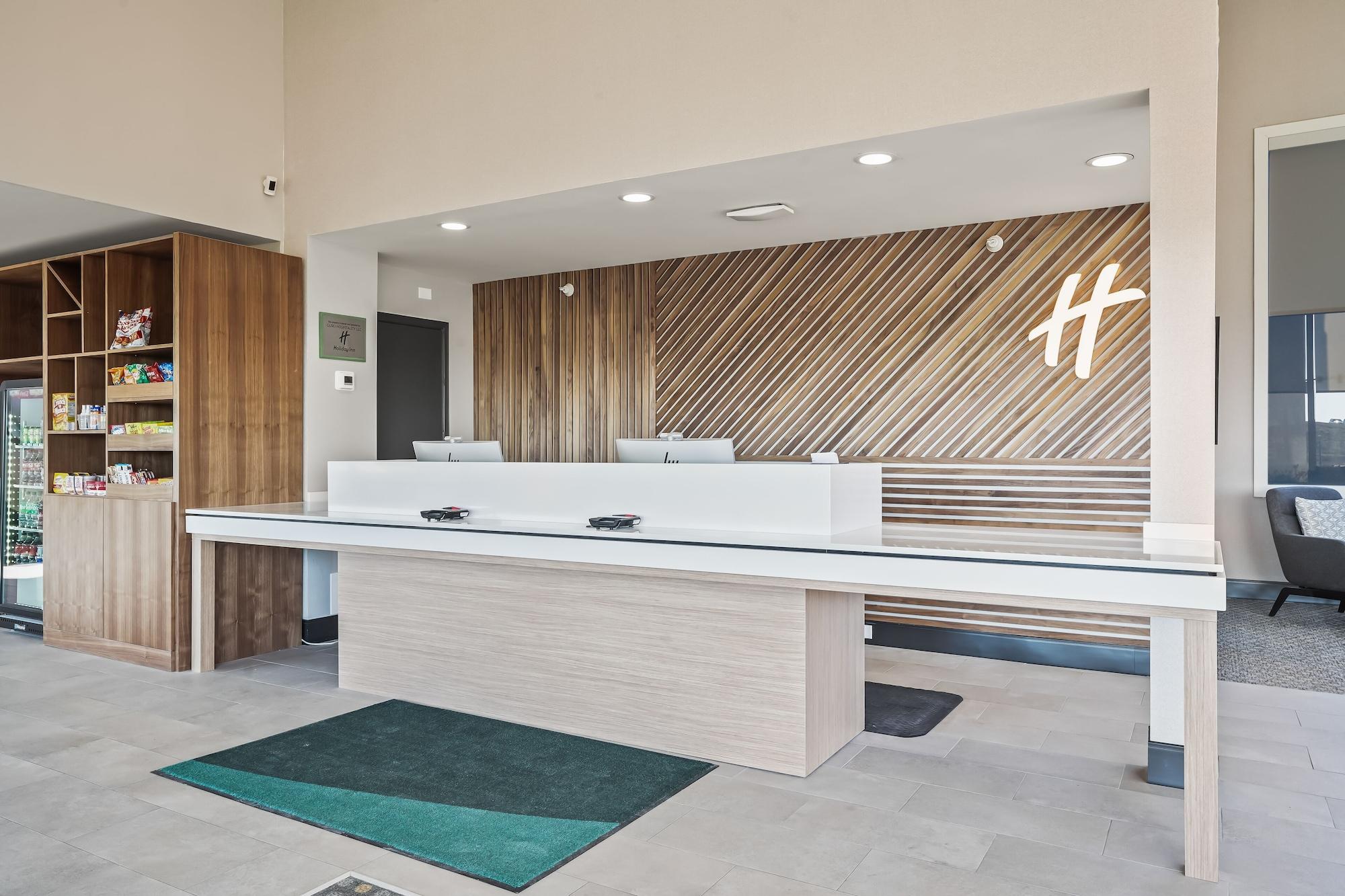Vista Lobby Holiday Inn Ontario by IHG